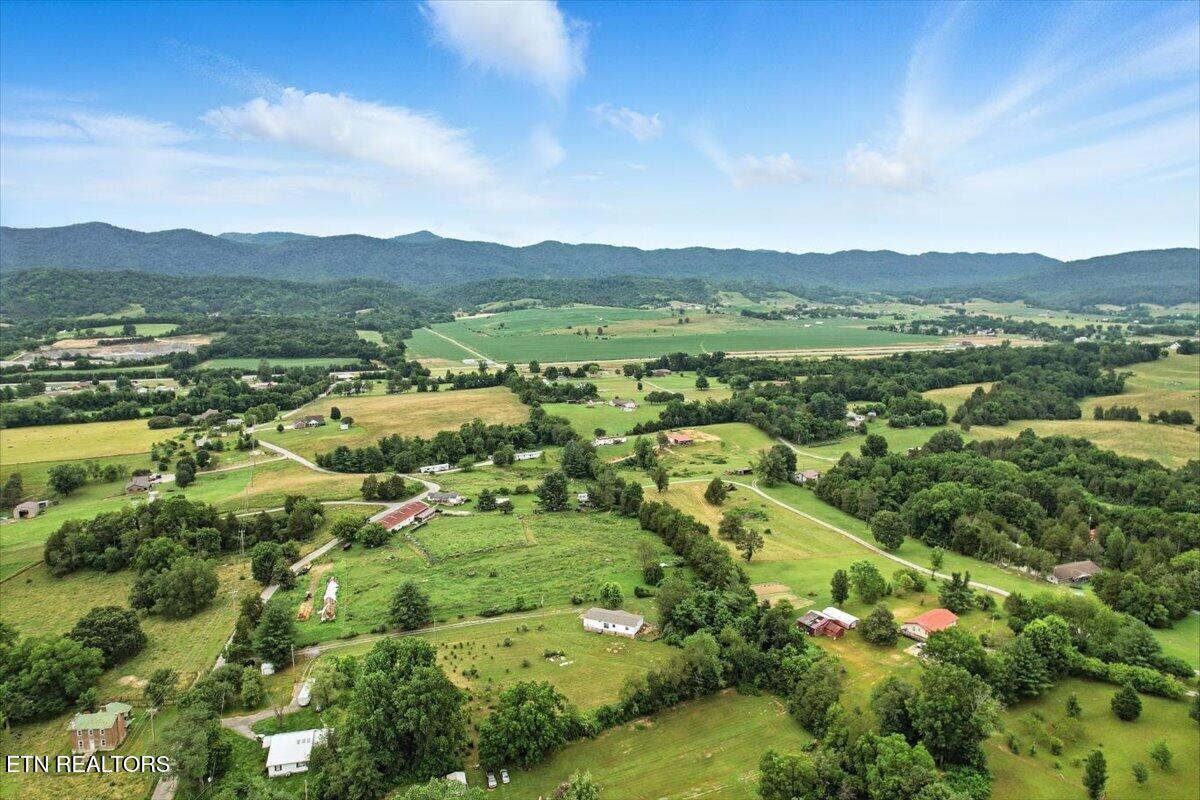 387 Price Drive Speedwell TN 37870