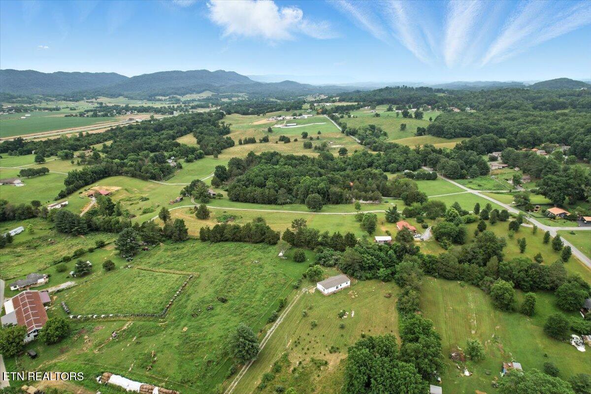 387 Price Drive Speedwell TN 37870