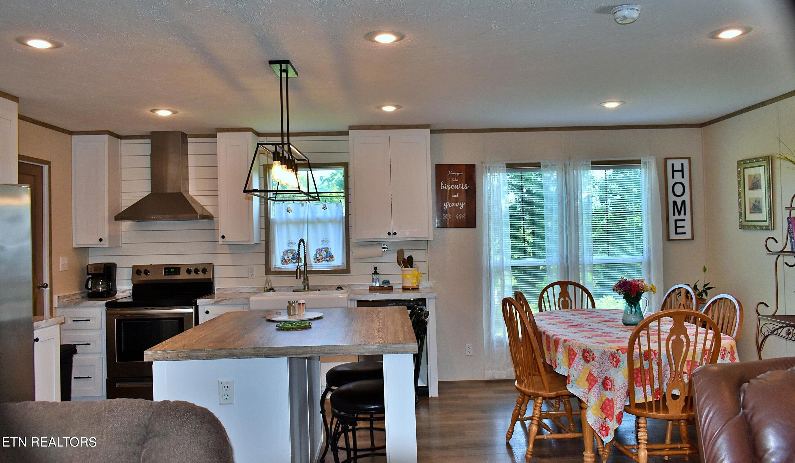 387 Price Drive Speedwell TN 37870