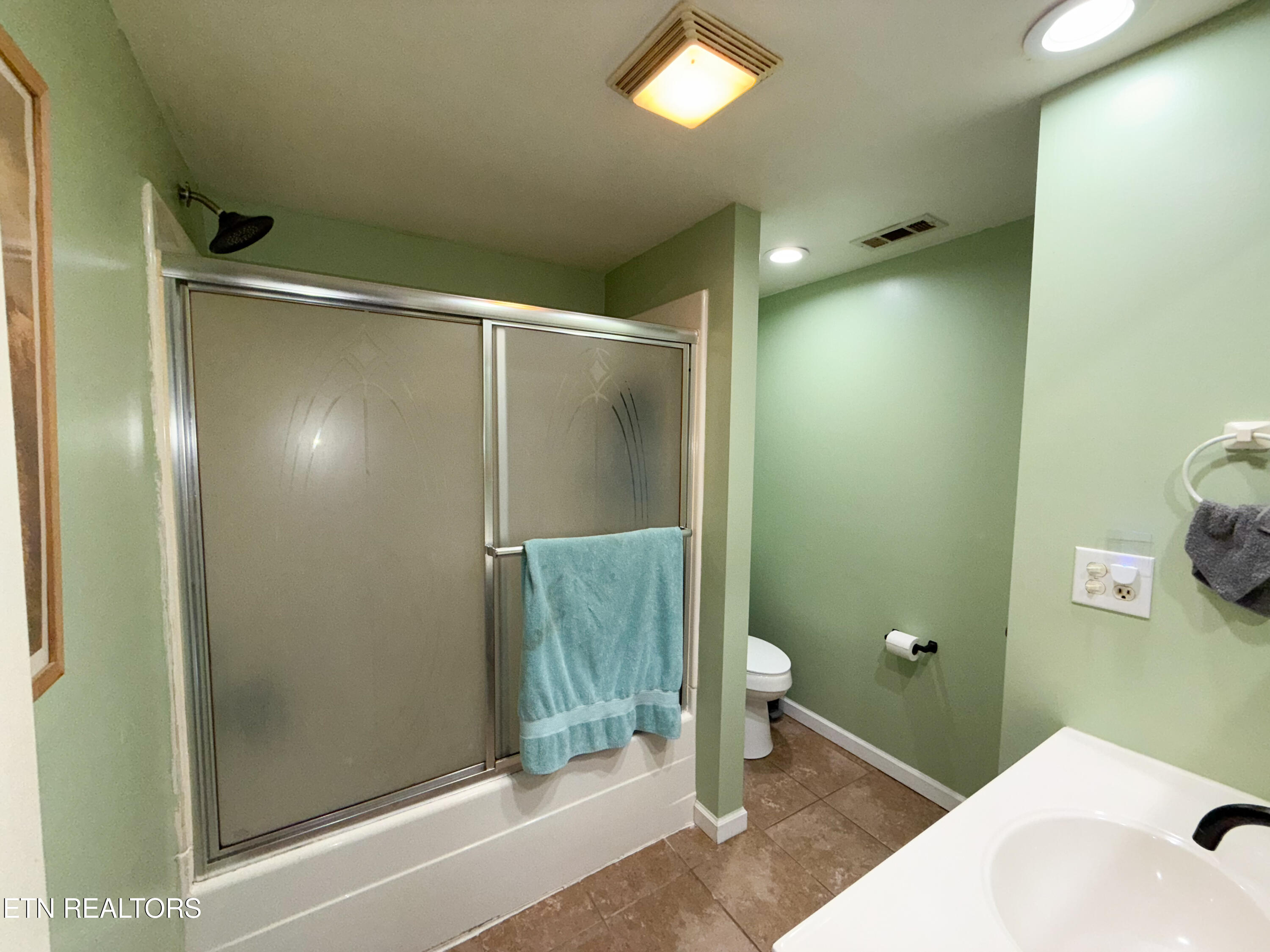 1327 Pinecrest Road Jacksboro TN 37757