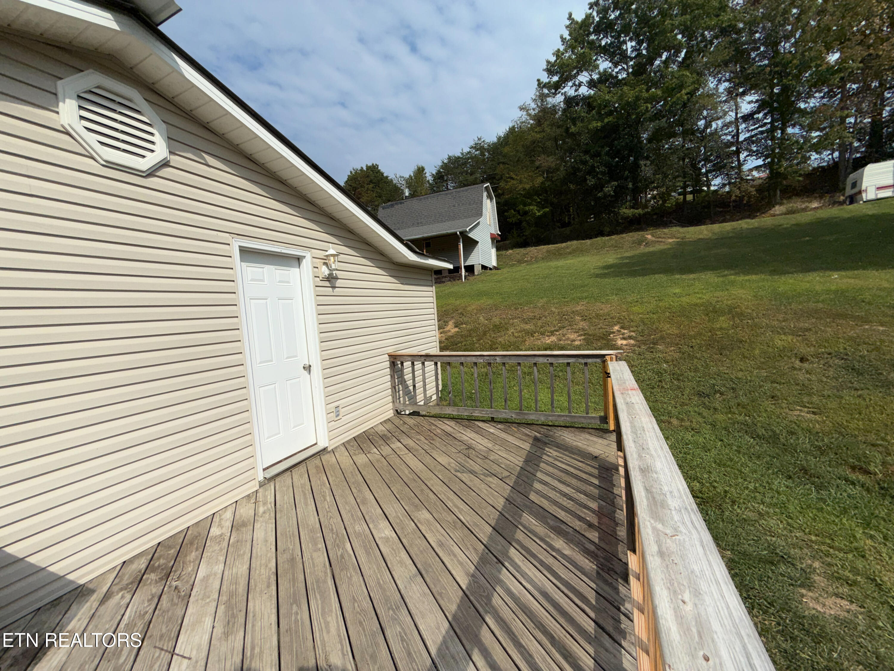 1327 Pinecrest Road Jacksboro TN 37757