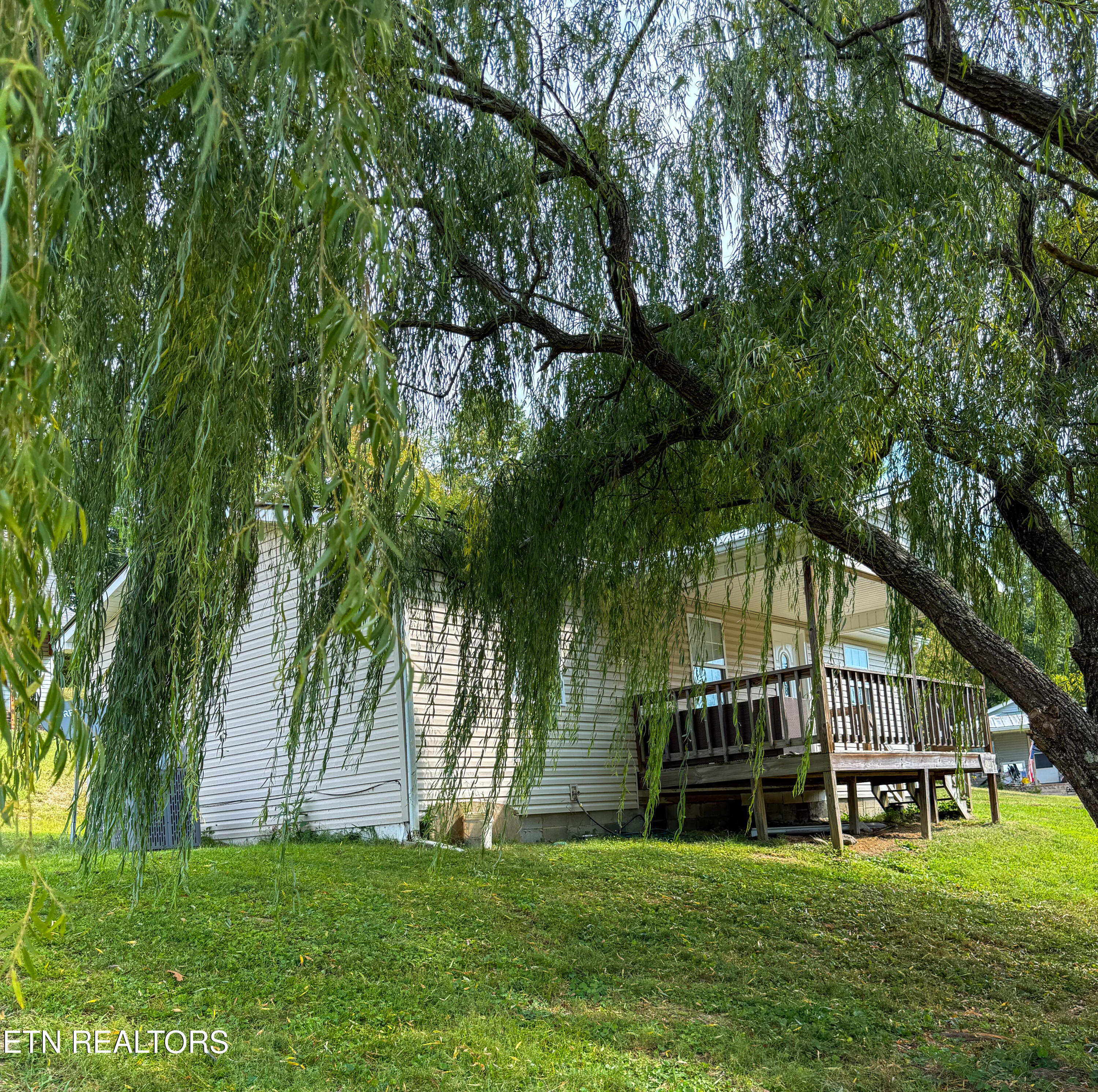 1327 Pinecrest Road Jacksboro TN 37757