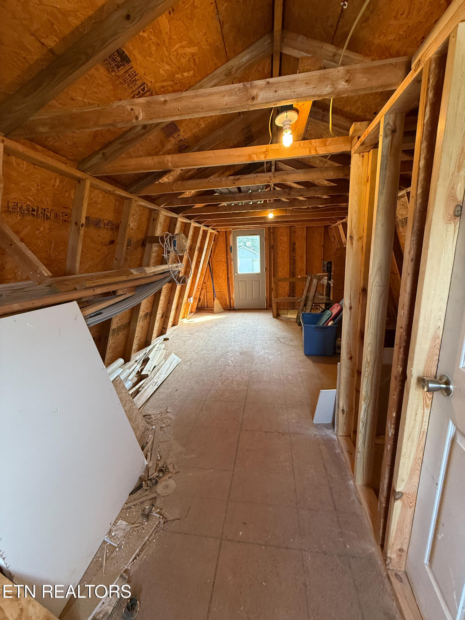 1327 Pinecrest Road Jacksboro TN 37757