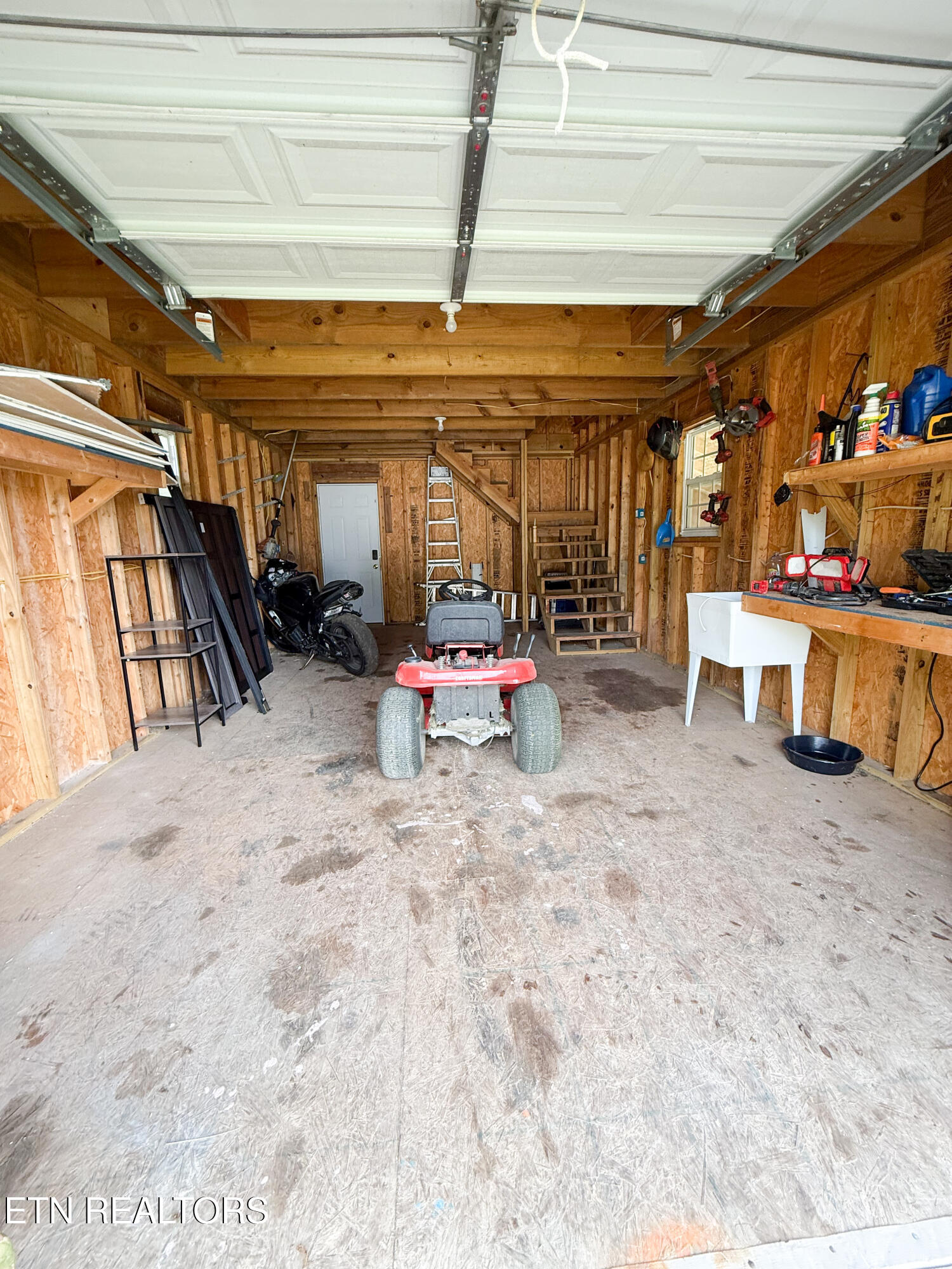 1327 Pinecrest Road Jacksboro TN 37757