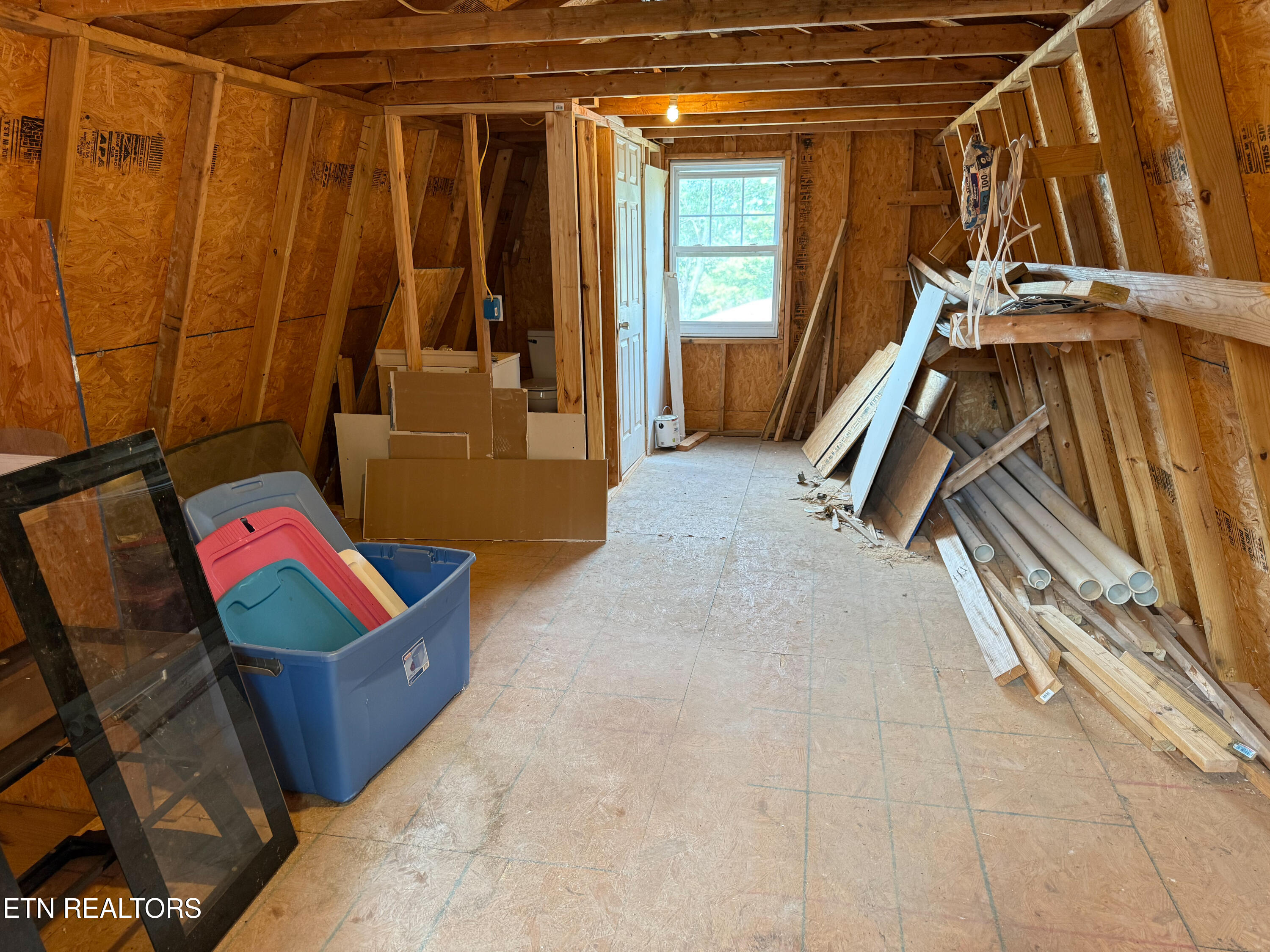 1327 Pinecrest Road Jacksboro TN 37757