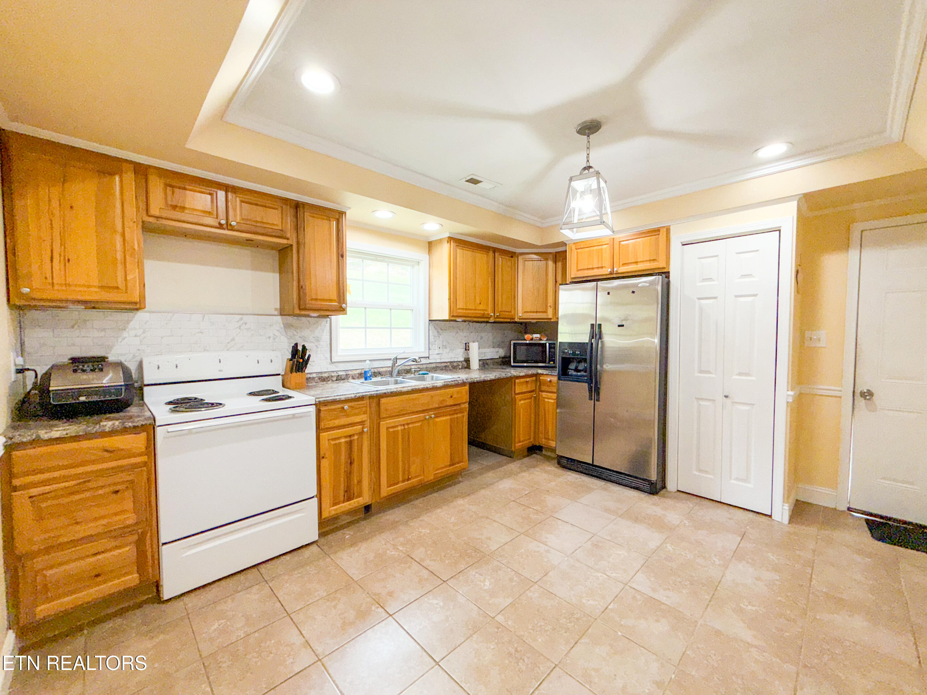 1327 Pinecrest Road Jacksboro TN 37757