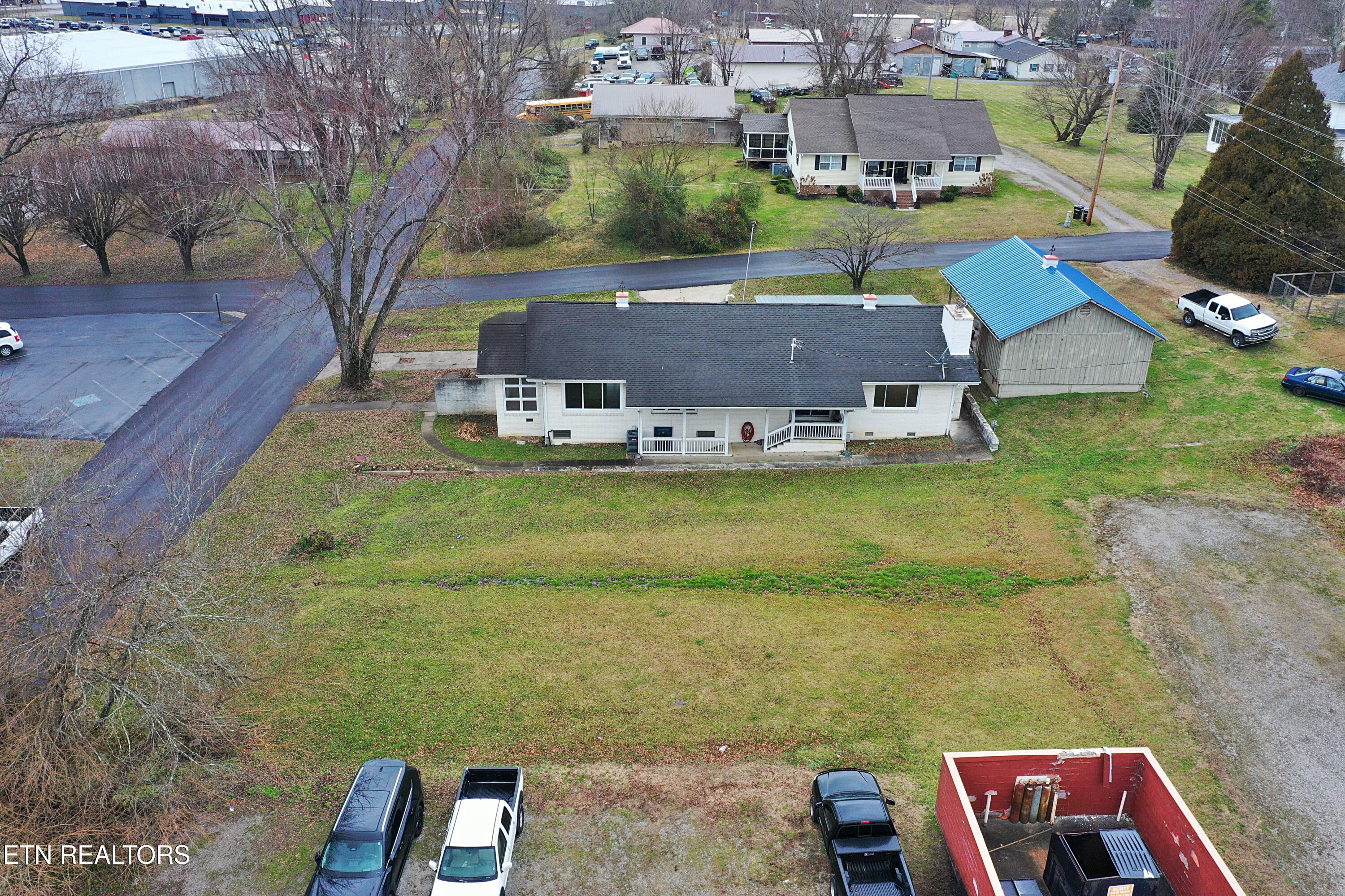 108 W 1st Avenue Oneida TN 37841