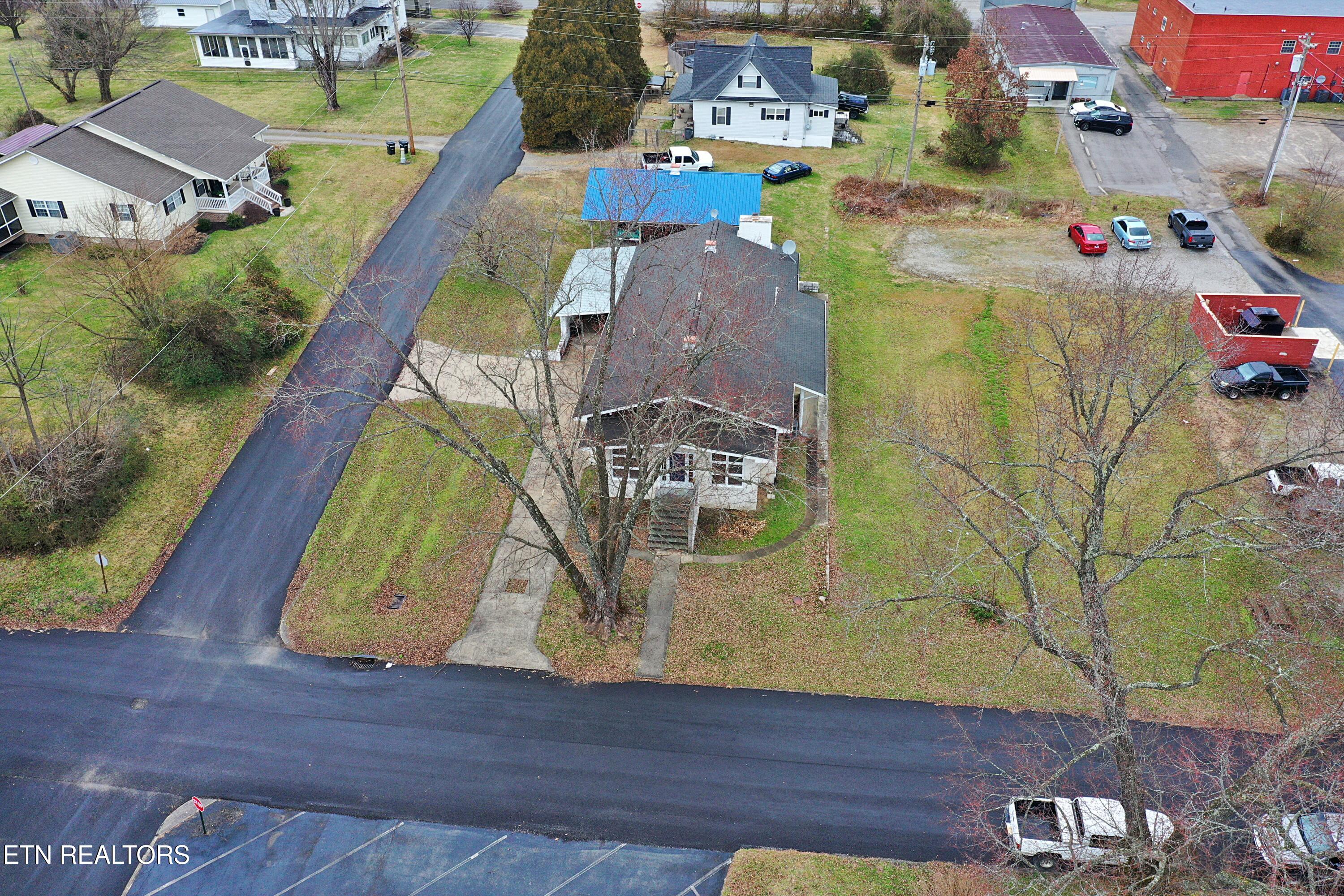 108 W 1st Avenue Oneida TN 37841