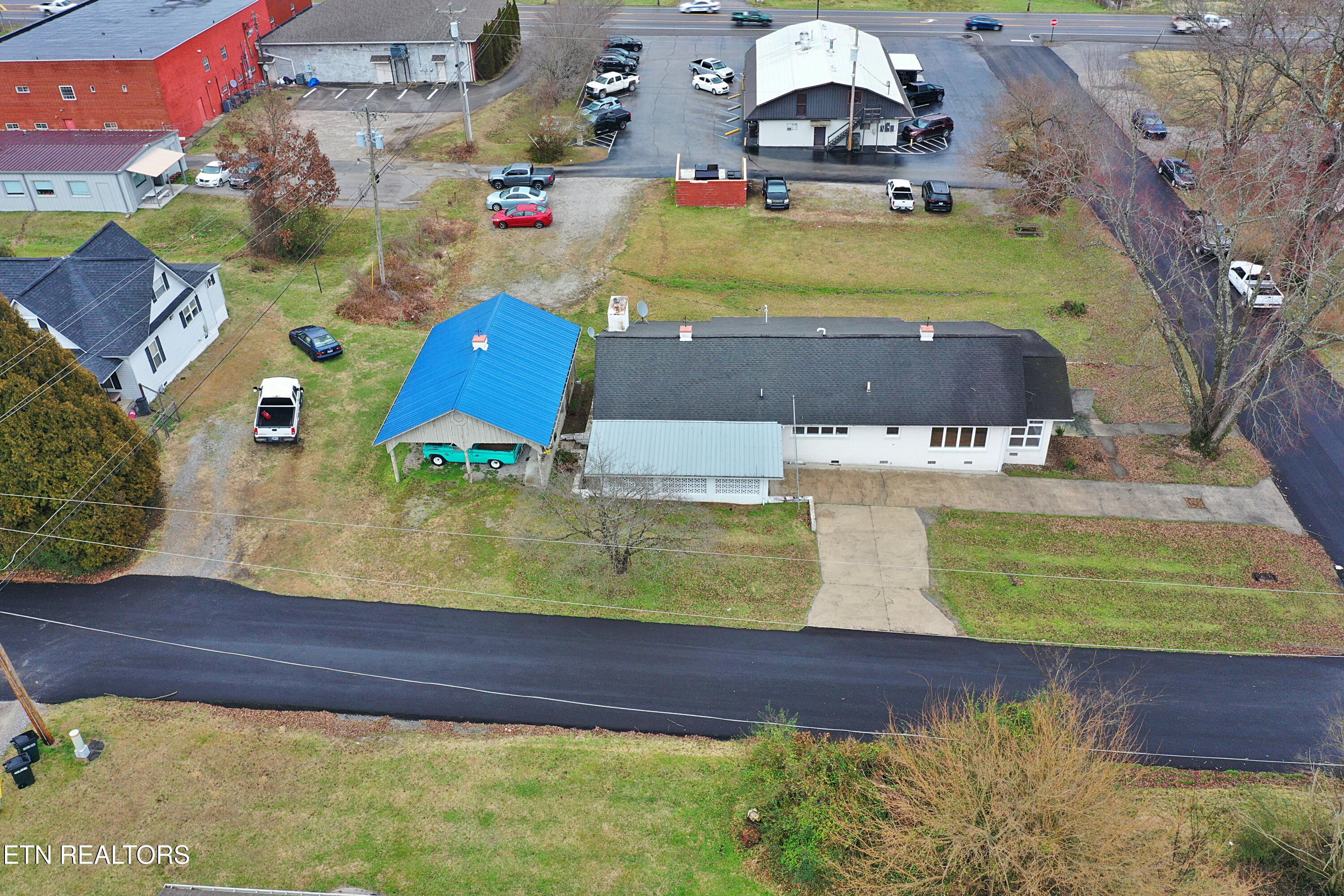 108 W 1st Avenue Oneida TN 37841