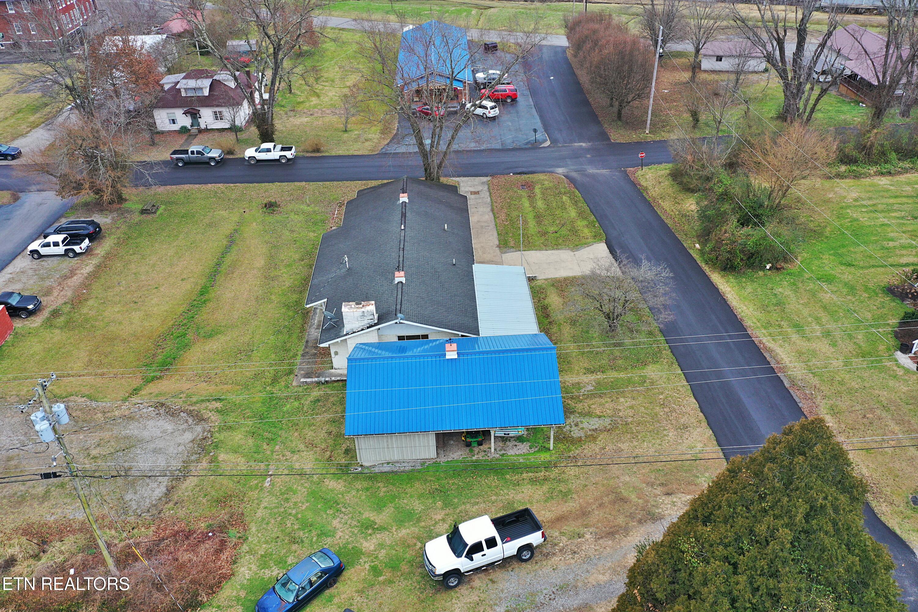 108 W 1st Avenue Oneida TN 37841