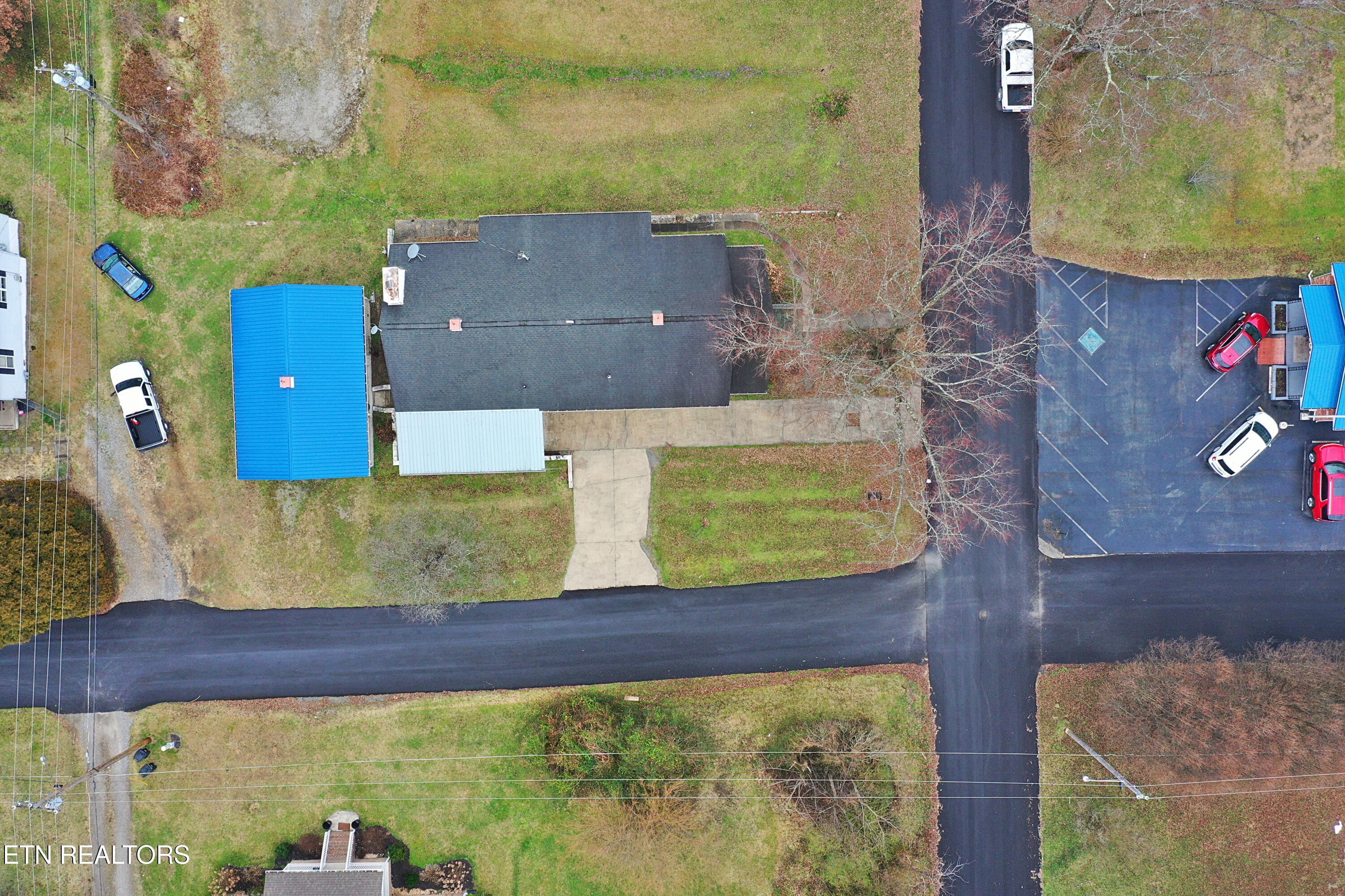 108 W 1st Avenue Oneida TN 37841