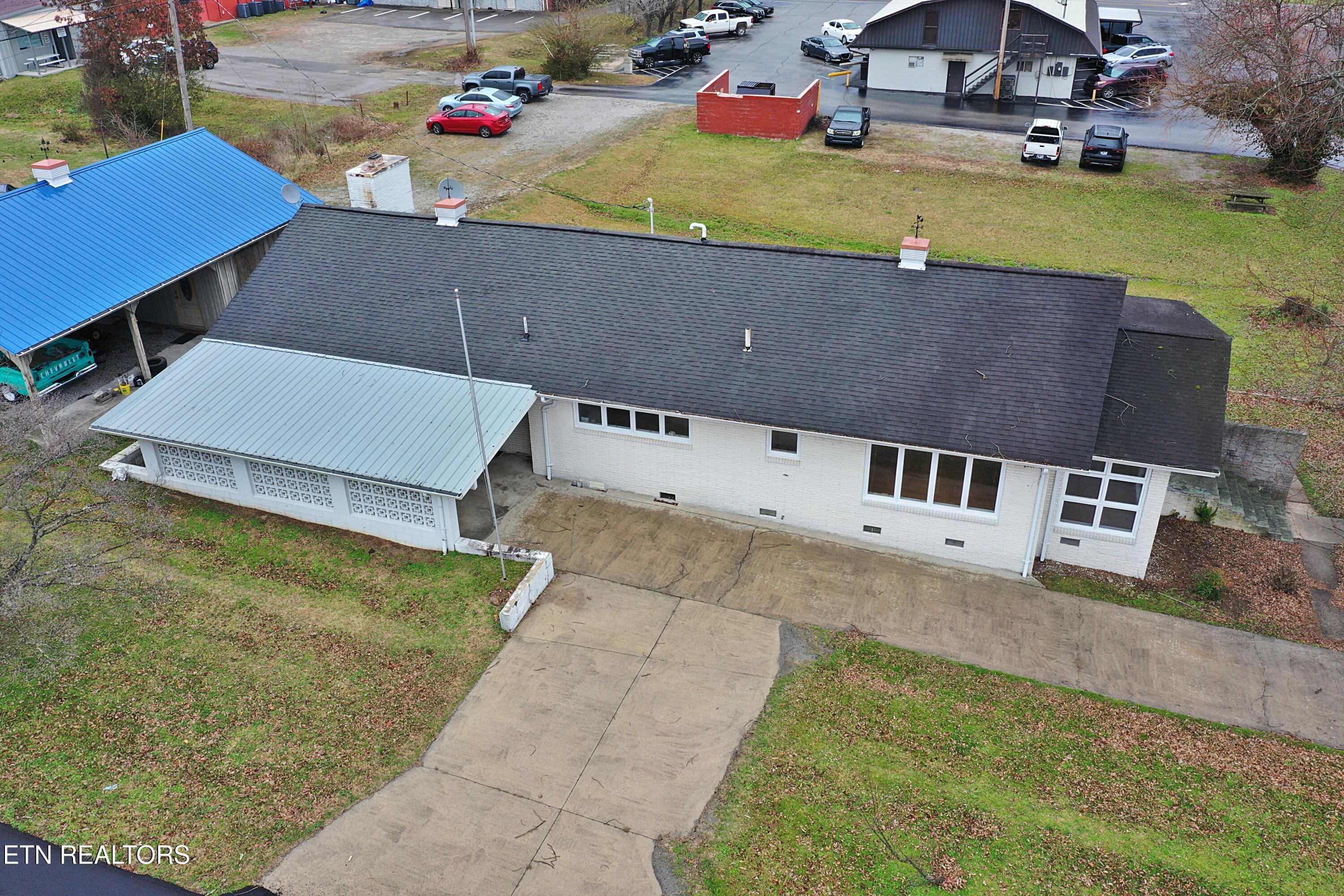 108 W 1st Avenue Oneida TN 37841