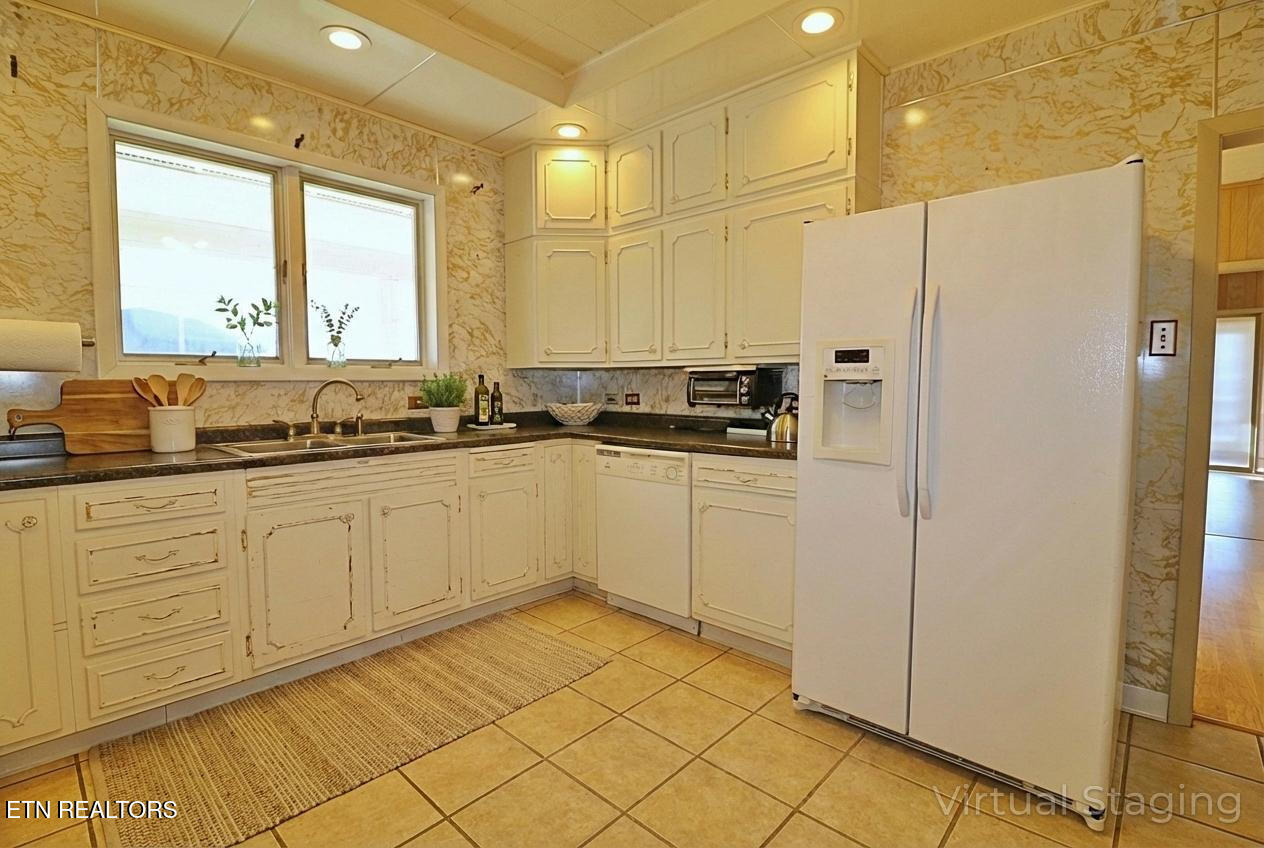 108 W 1st Avenue Oneida TN 37841