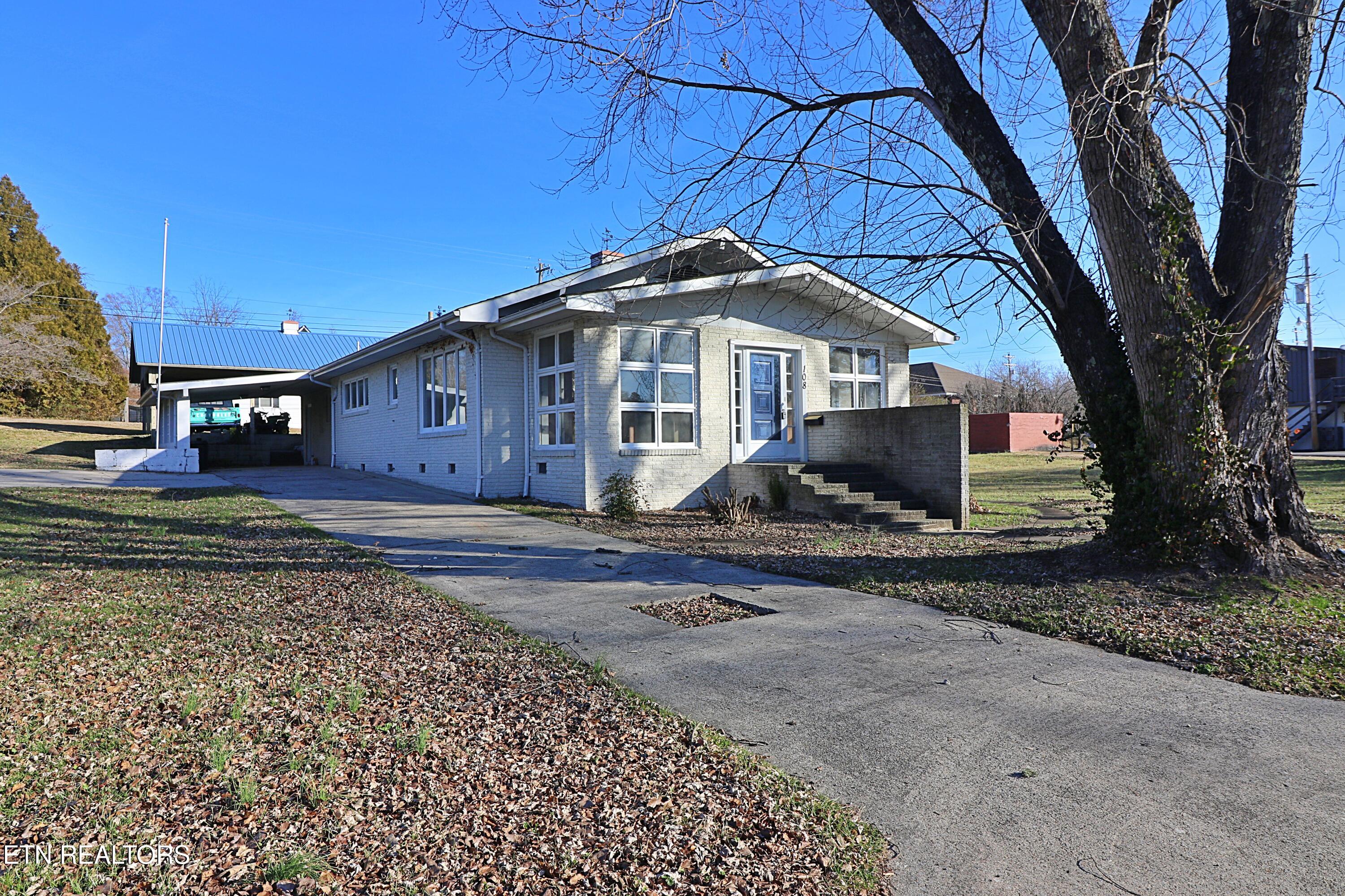 108 W 1st Avenue Oneida TN 37841
