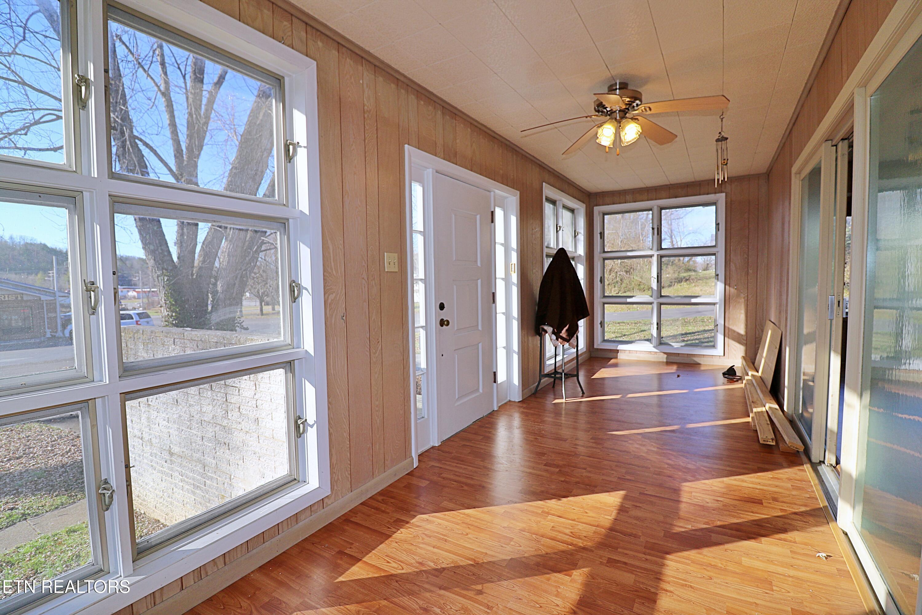 108 W 1st Avenue Oneida TN 37841
