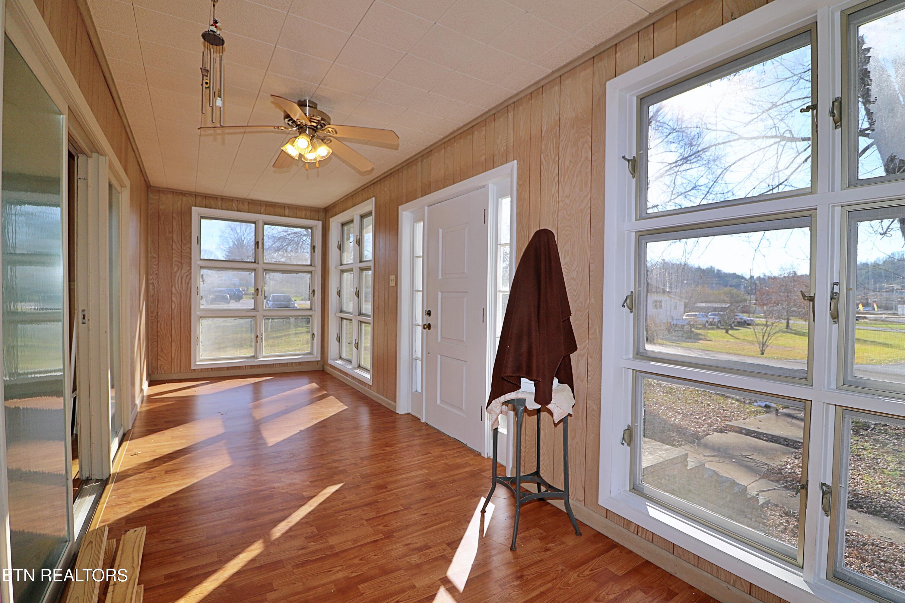 108 W 1st Avenue Oneida TN 37841