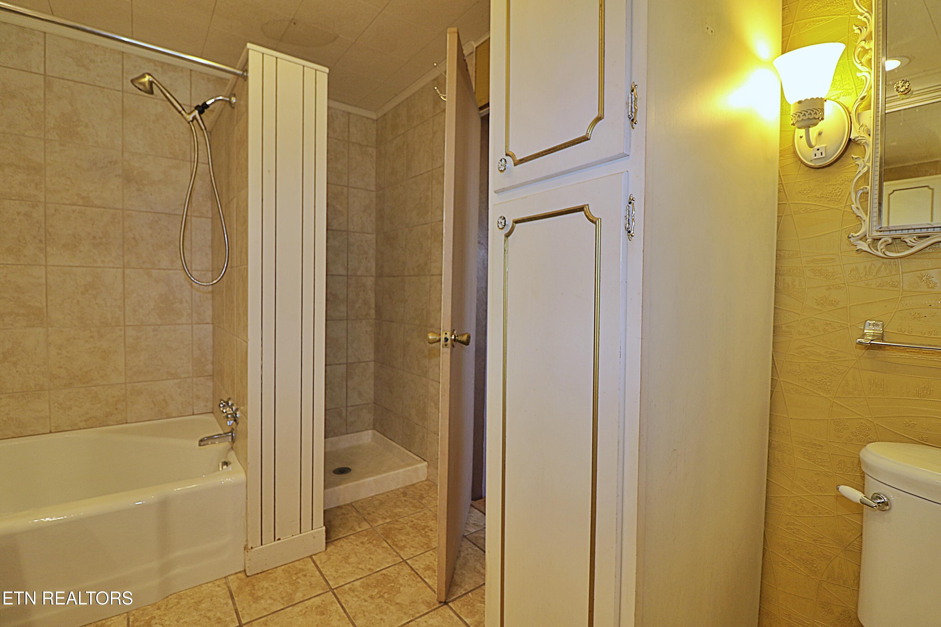 108 W 1st Avenue Oneida TN 37841