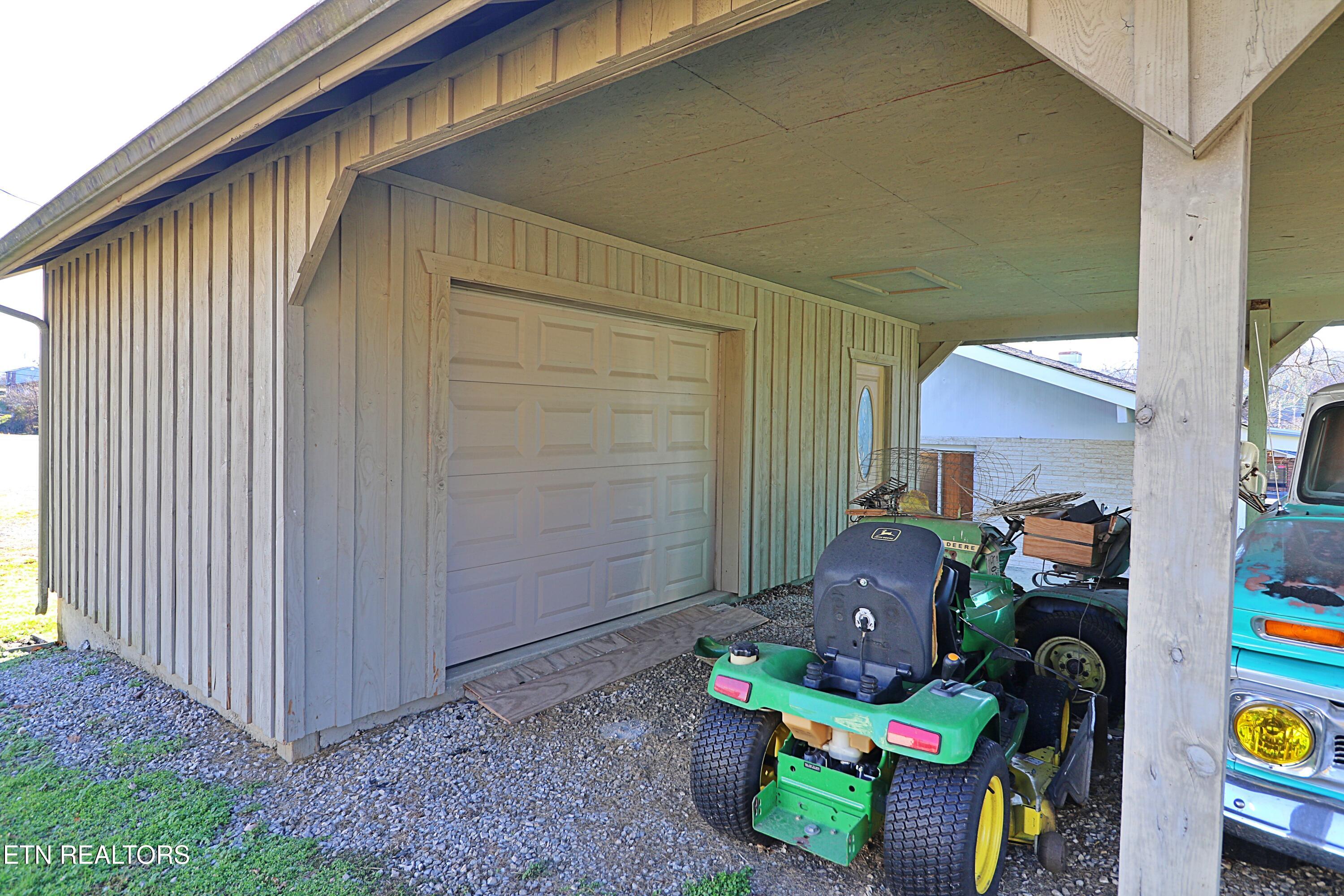 108 W 1st Avenue Oneida TN 37841