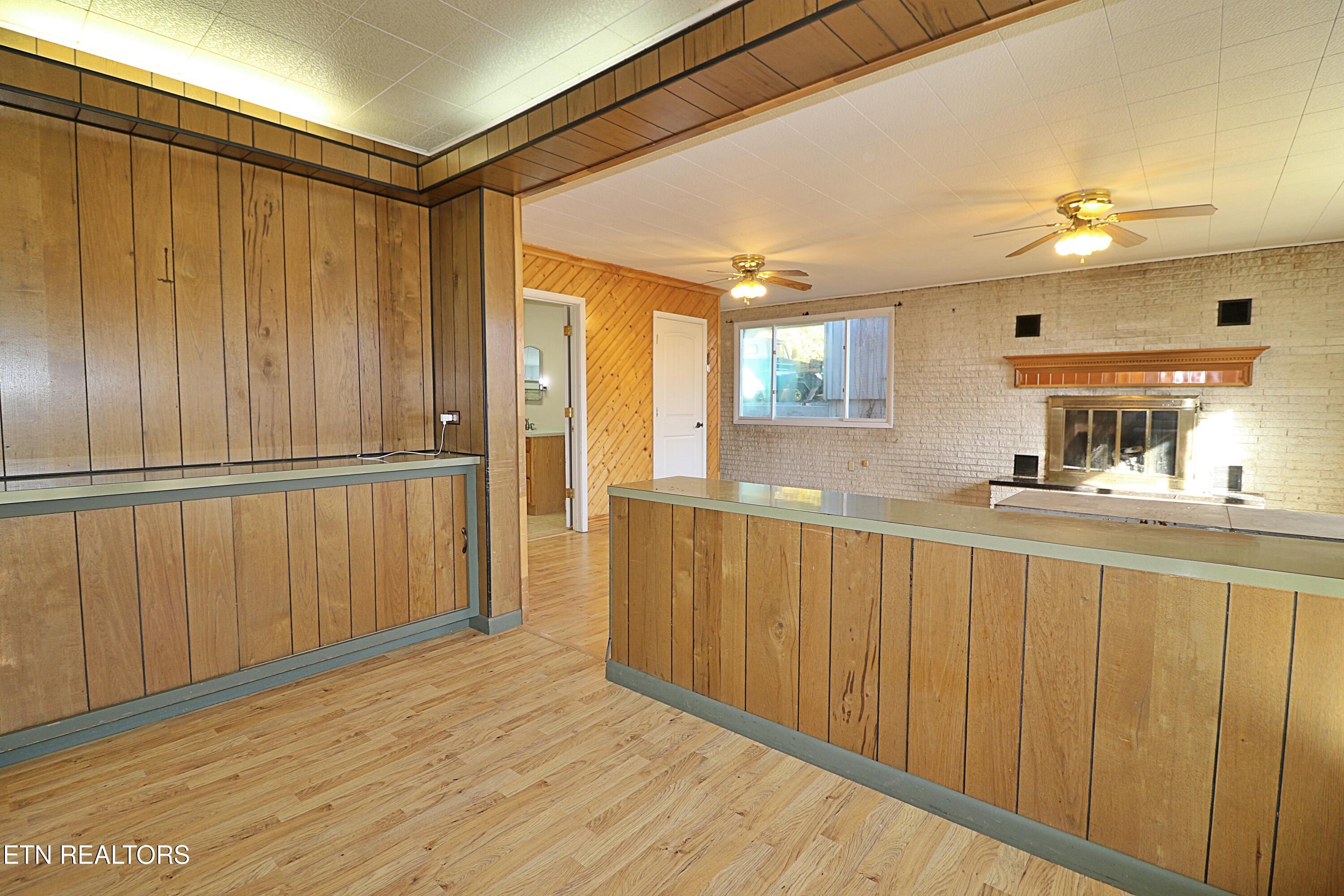 108 W 1st Avenue Oneida TN 37841