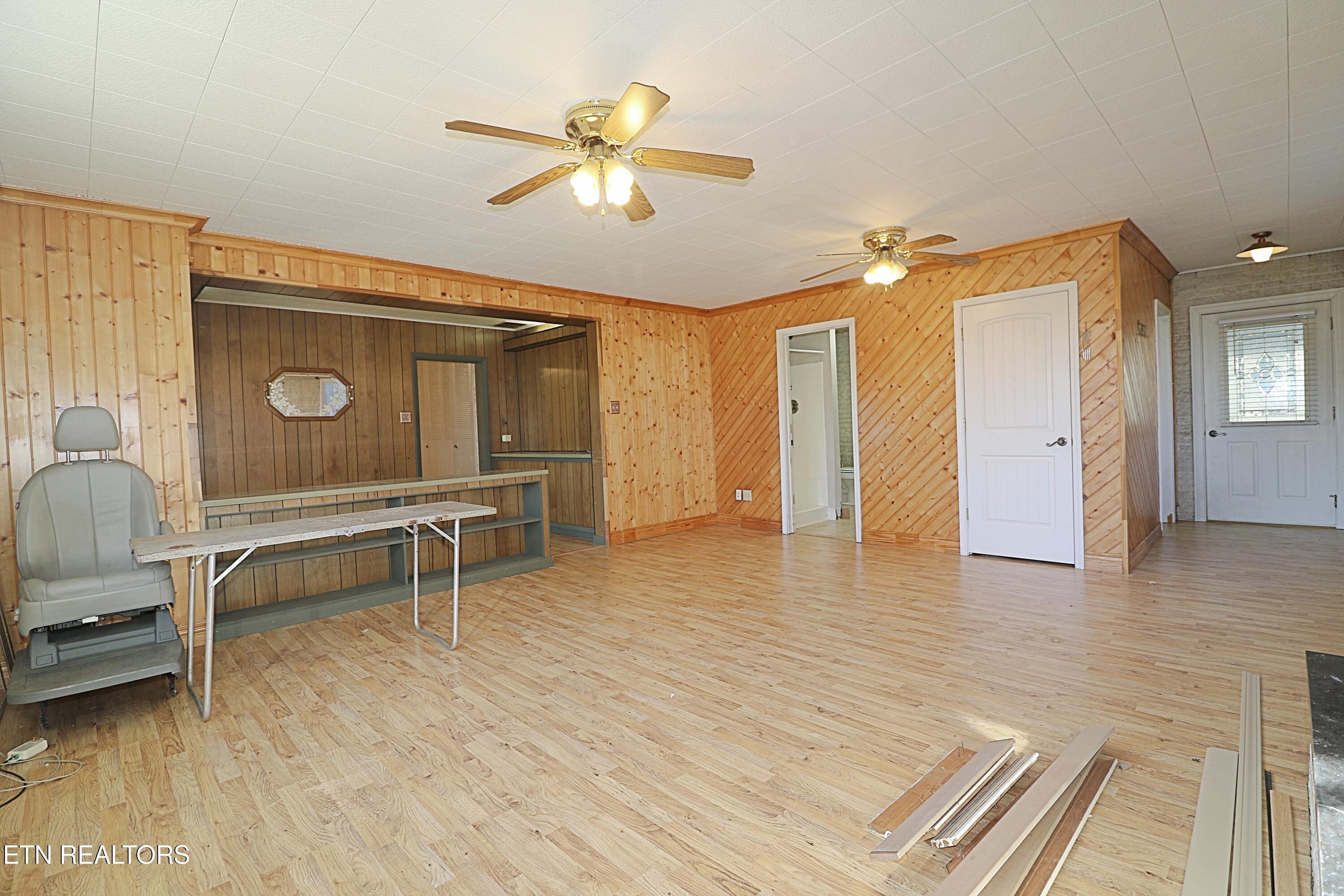 108 W 1st Avenue Oneida TN 37841