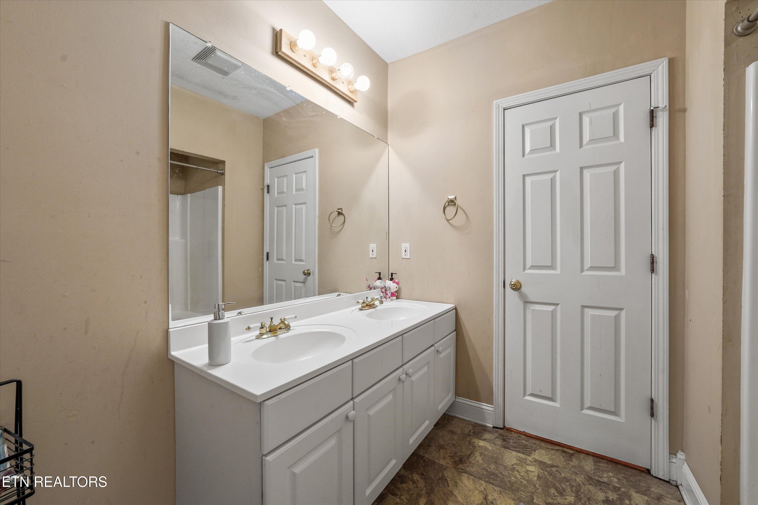 117 Cooper Road Tallassee TN 37878