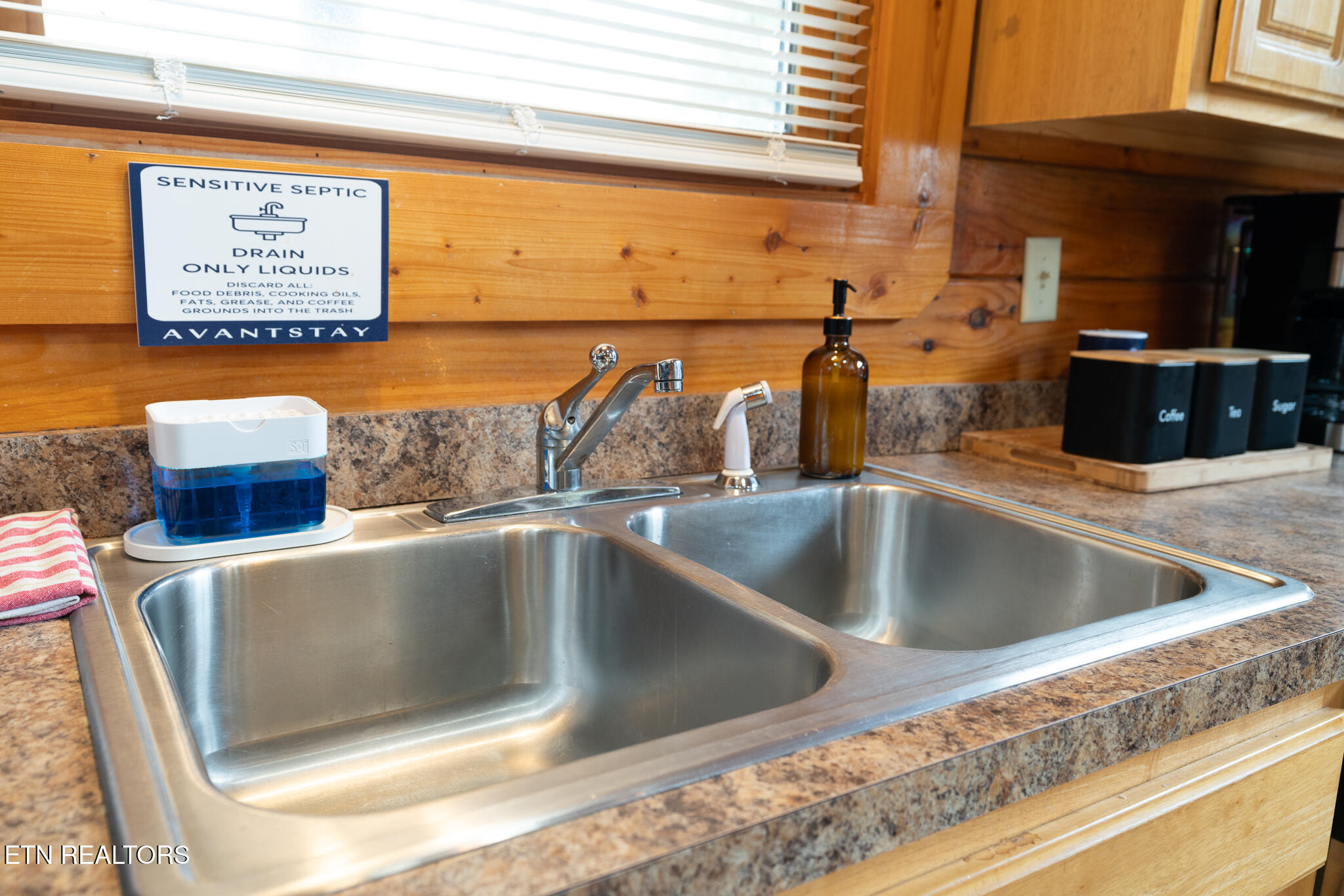 1734 Summit View Way Pigeon Forge TN 37862