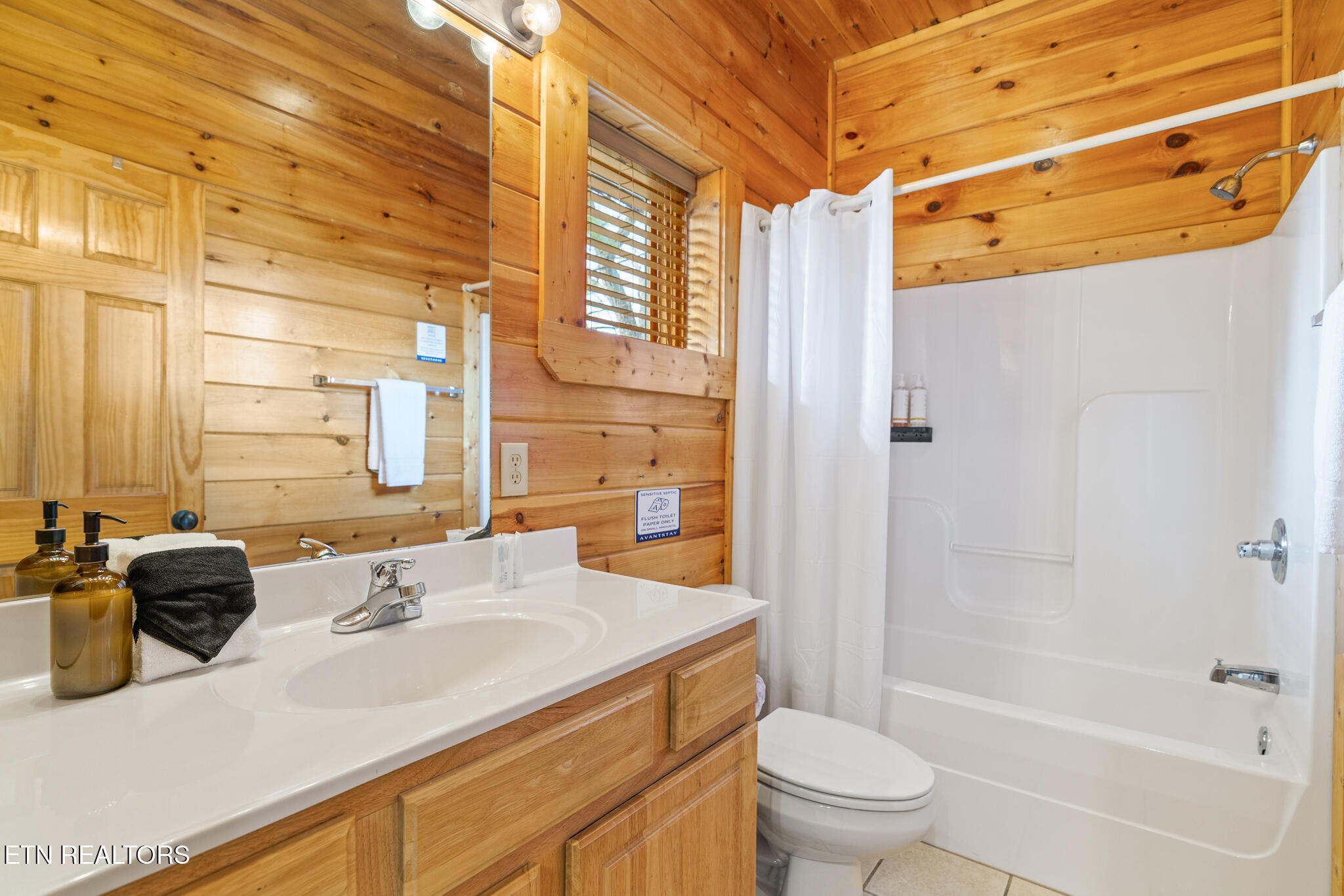 1734 Summit View Way Pigeon Forge TN 37862