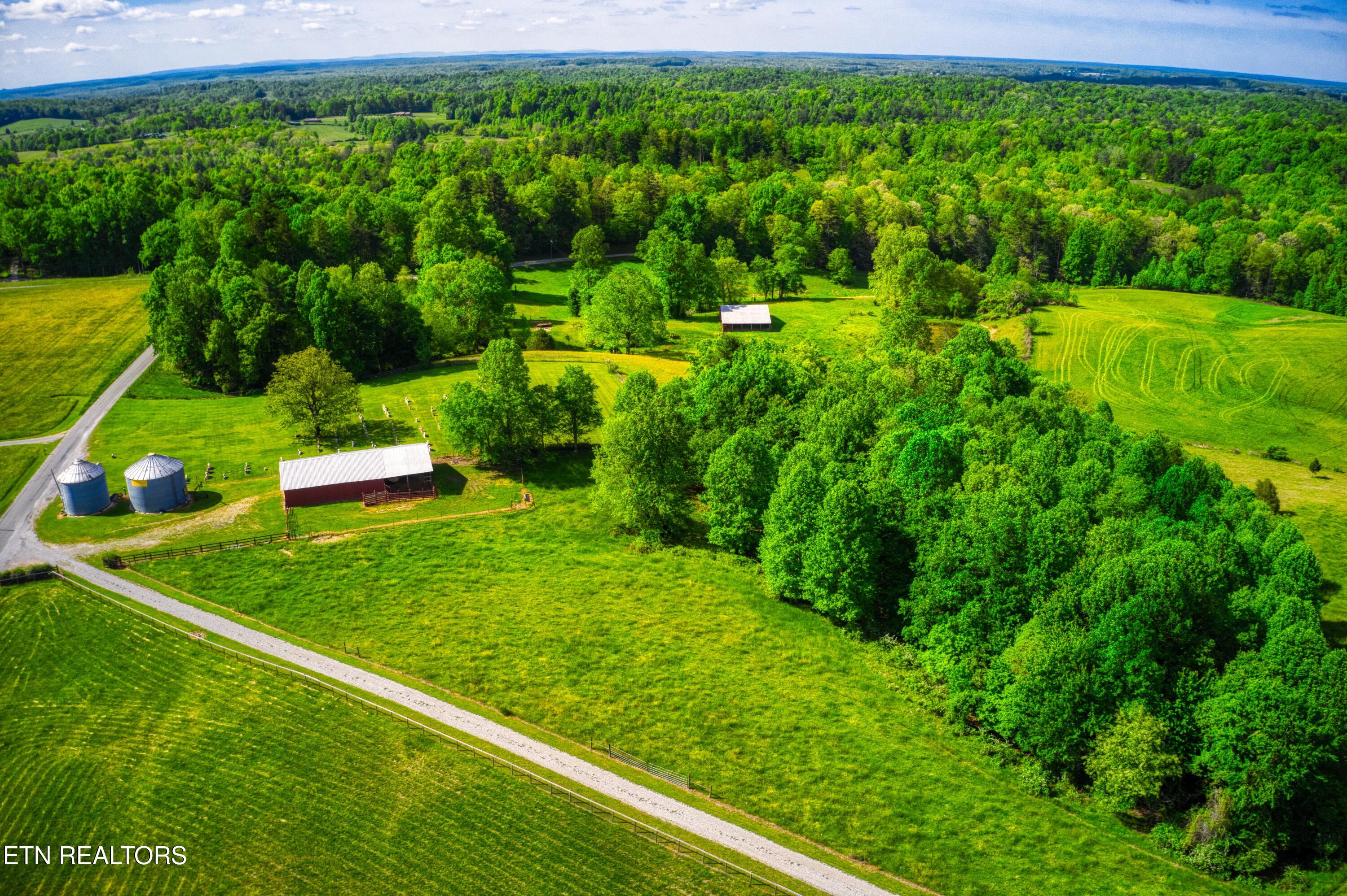 1043 Range Cemetery Road Allardt TN 38504