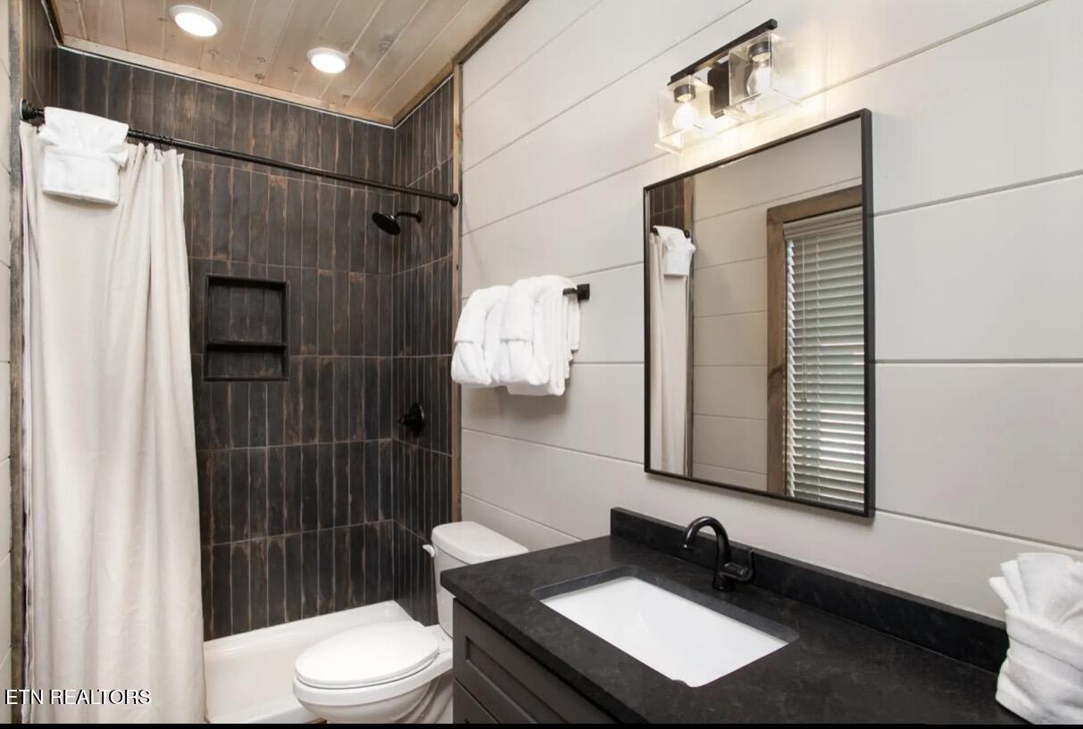 568 Warbonnet Way Pigeon Forge TN 37863
