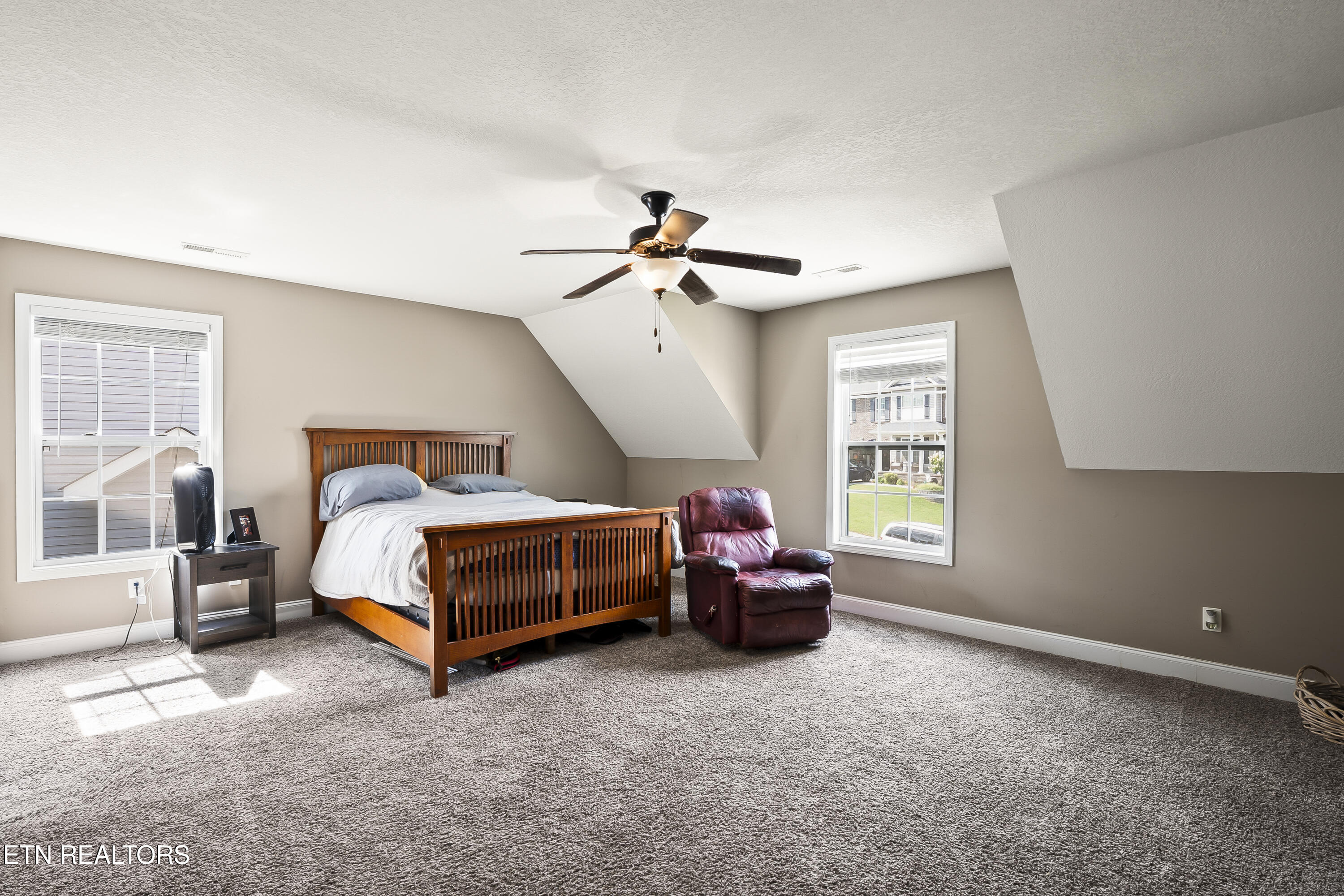 1904 Mahogany Wood Trail Knoxville TN 37920
