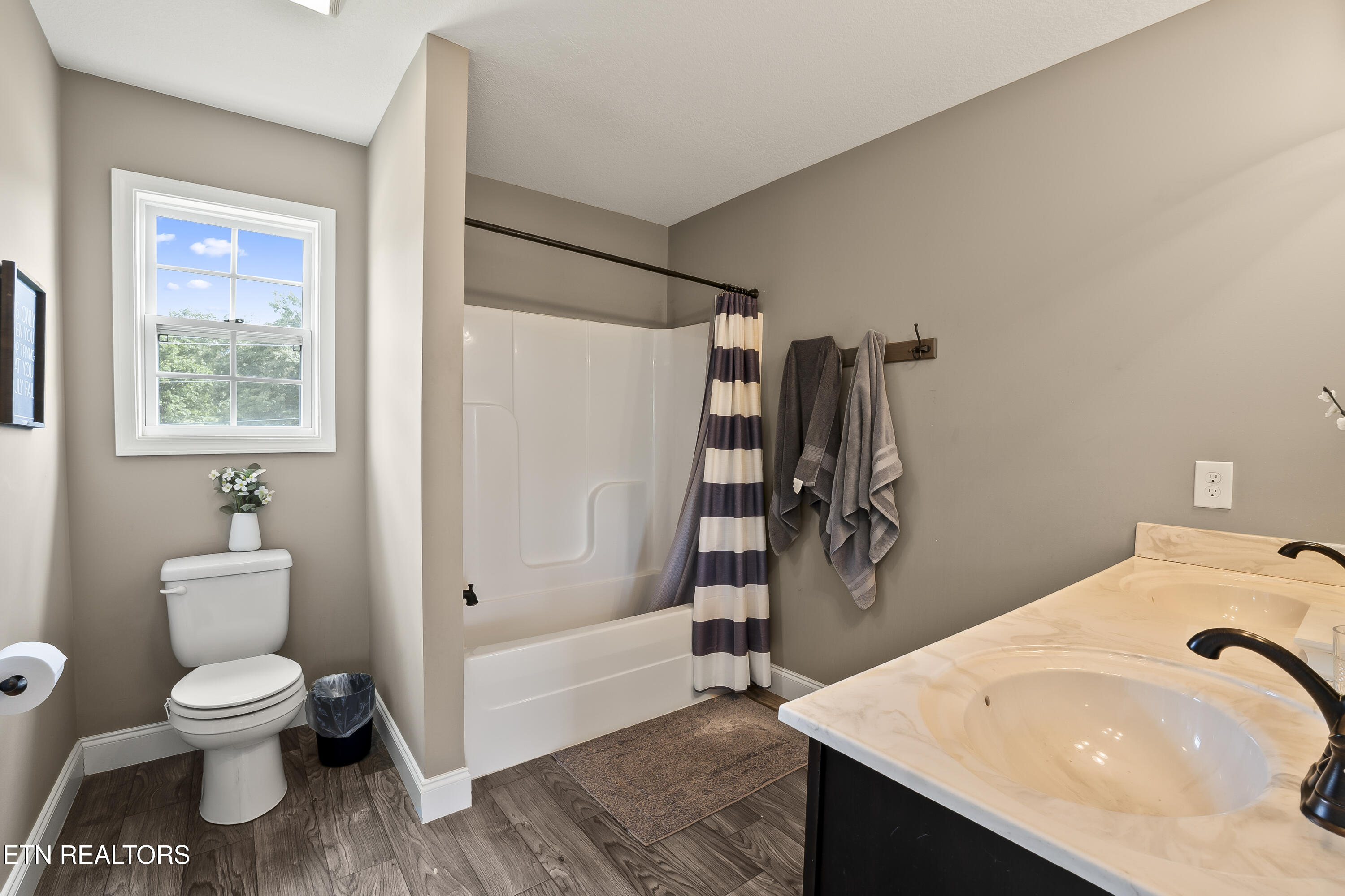 1904 Mahogany Wood Trail Knoxville TN 37920