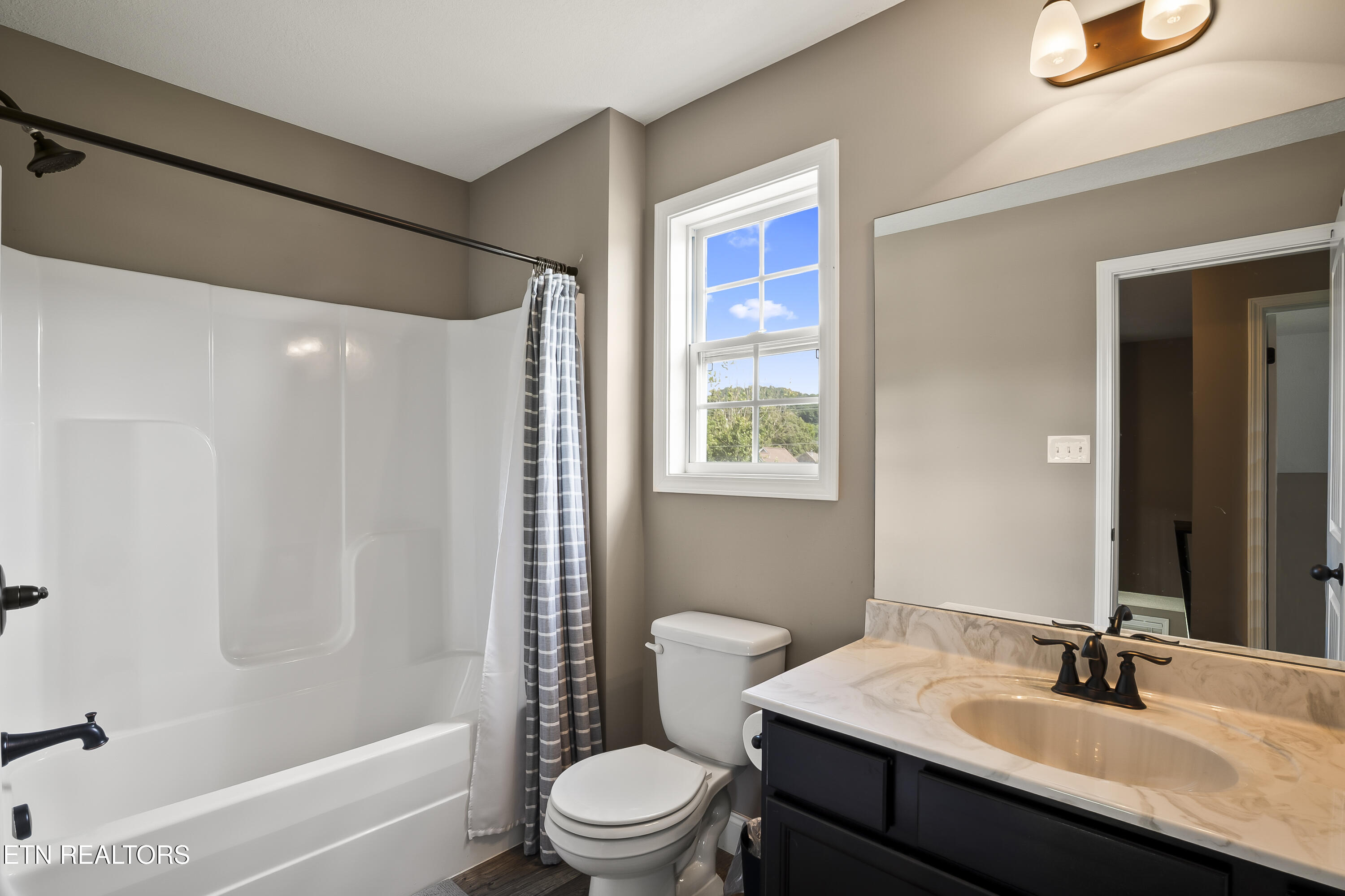 1904 Mahogany Wood Trail Knoxville TN 37920