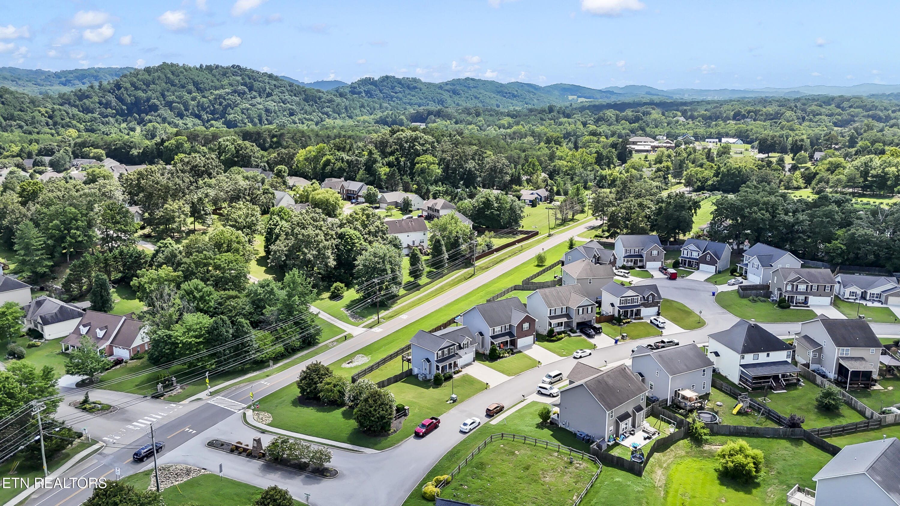 1904 Mahogany Wood Trail Knoxville TN 37920