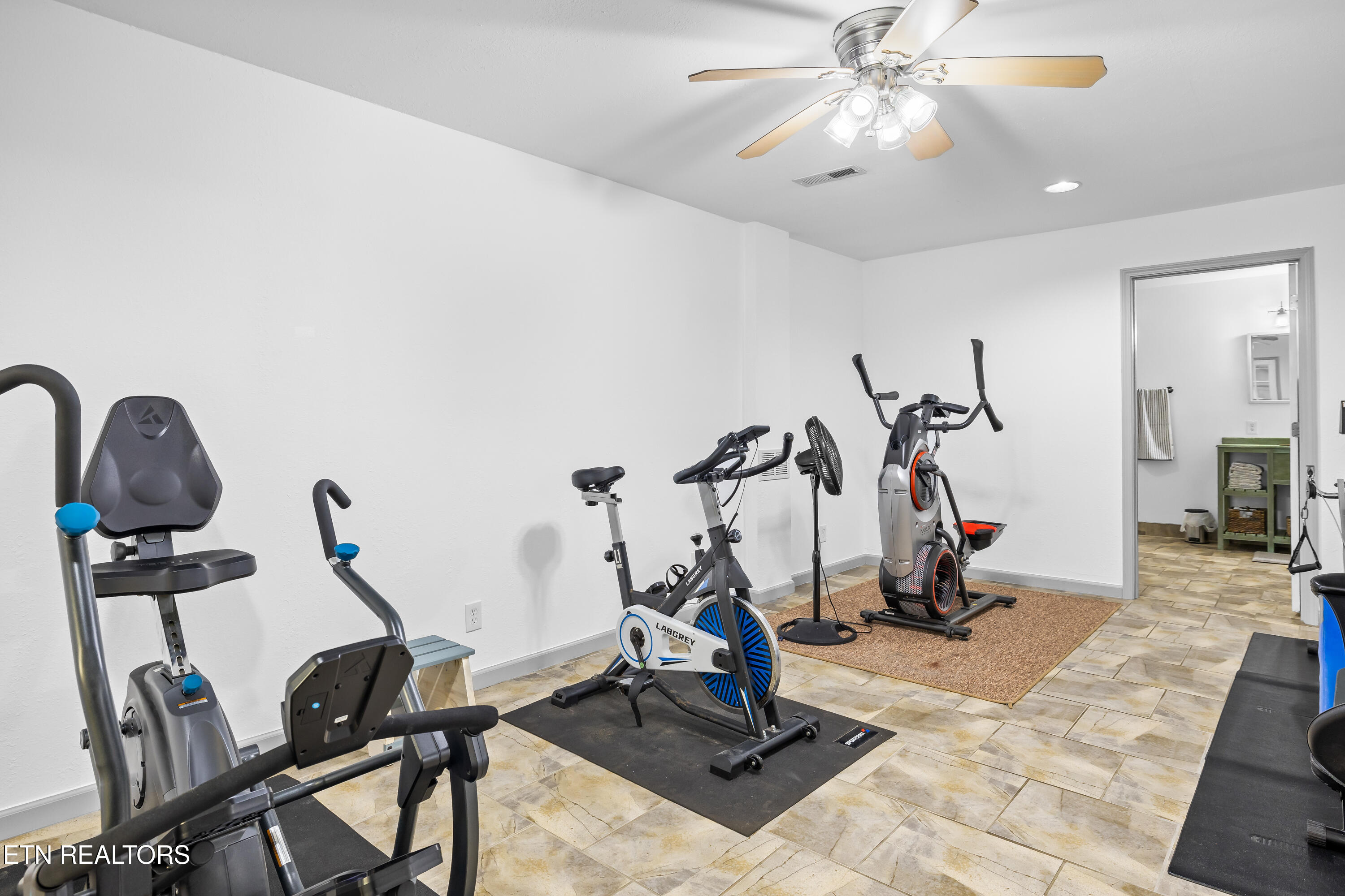 1304 Apache Court Maryville TN 37801