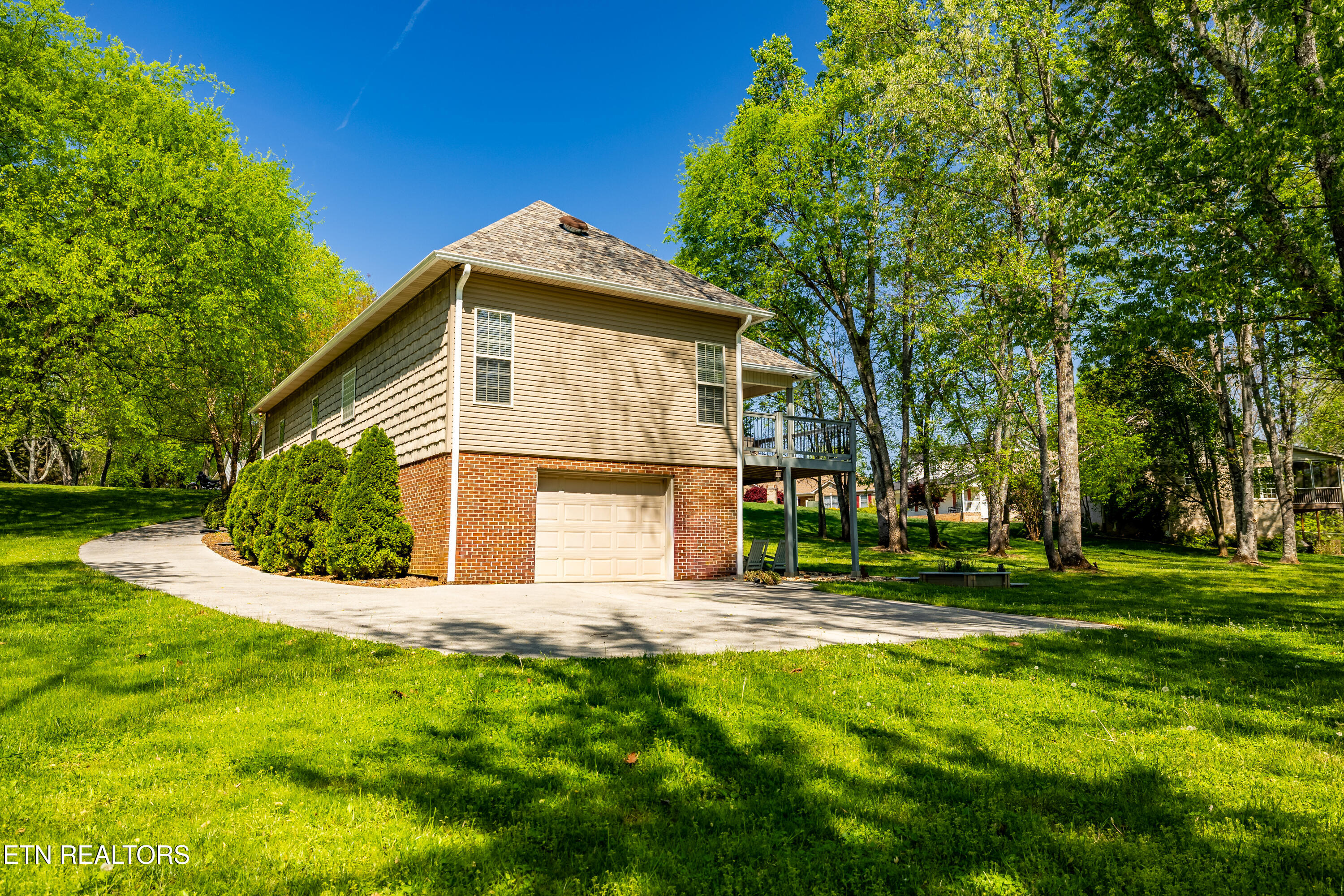 1304 Apache Court Maryville TN 37801