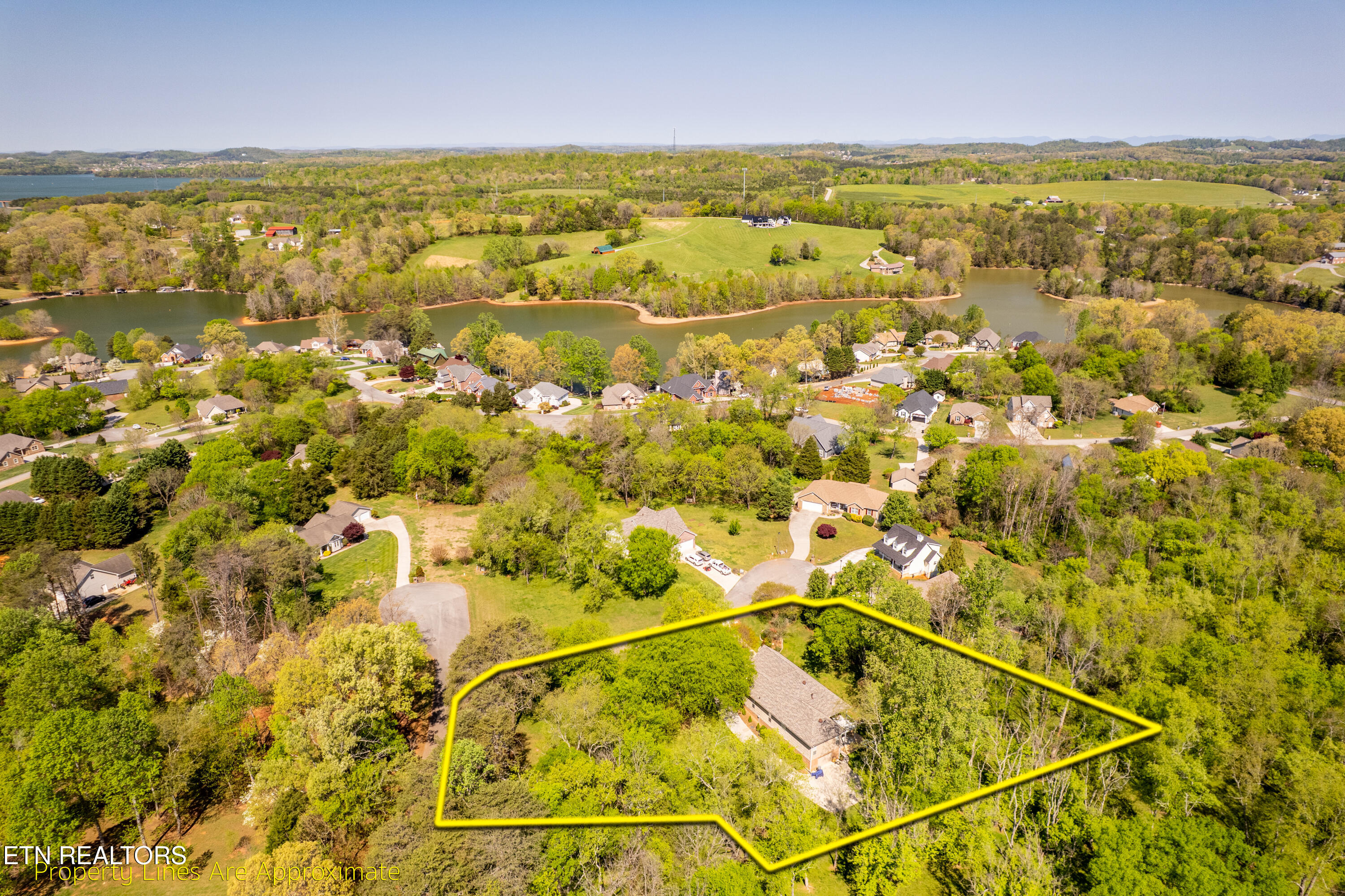 1304 Apache Court Maryville TN 37801