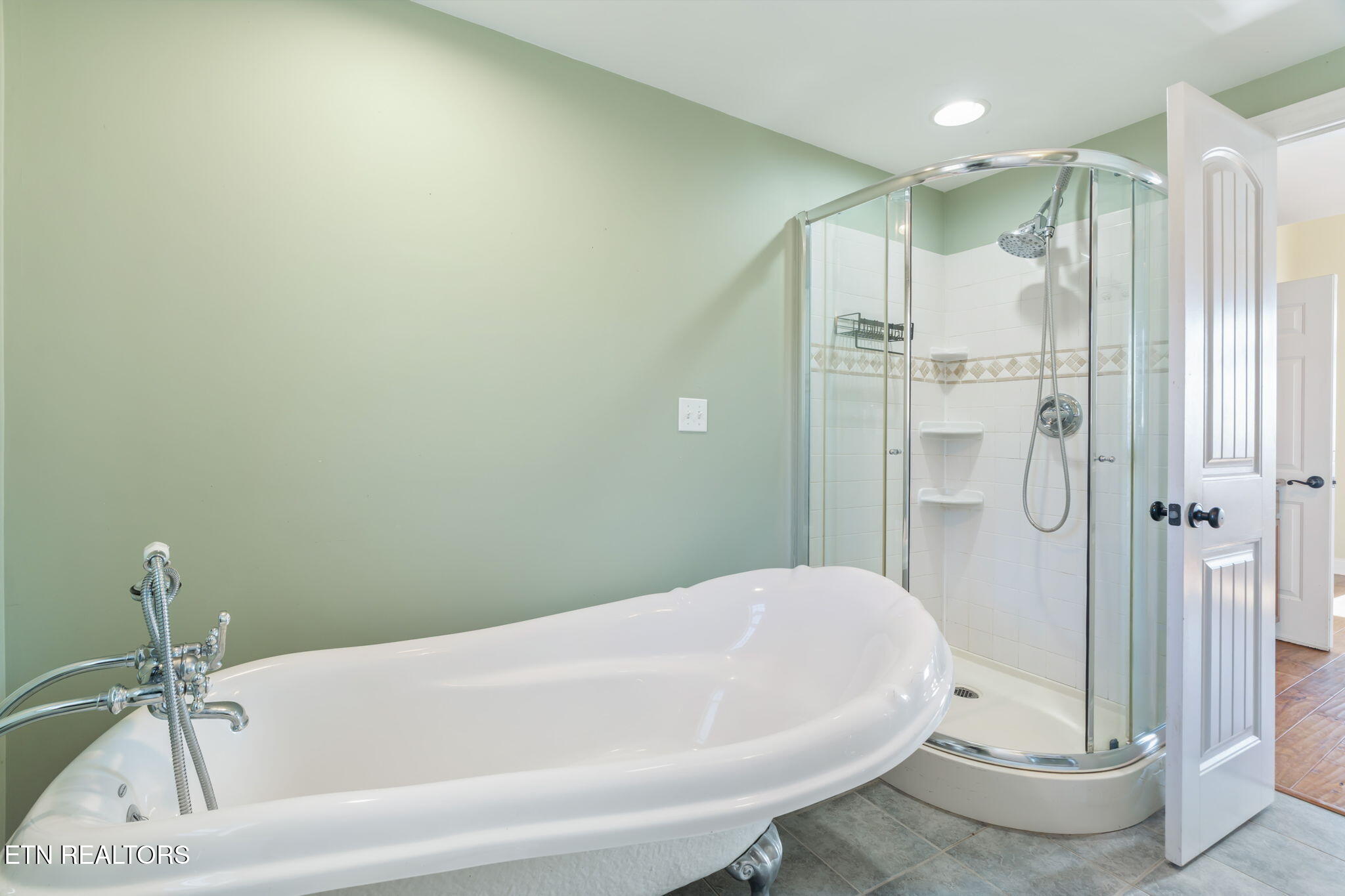 321 Peach Orchard Road Clinton TN 37716