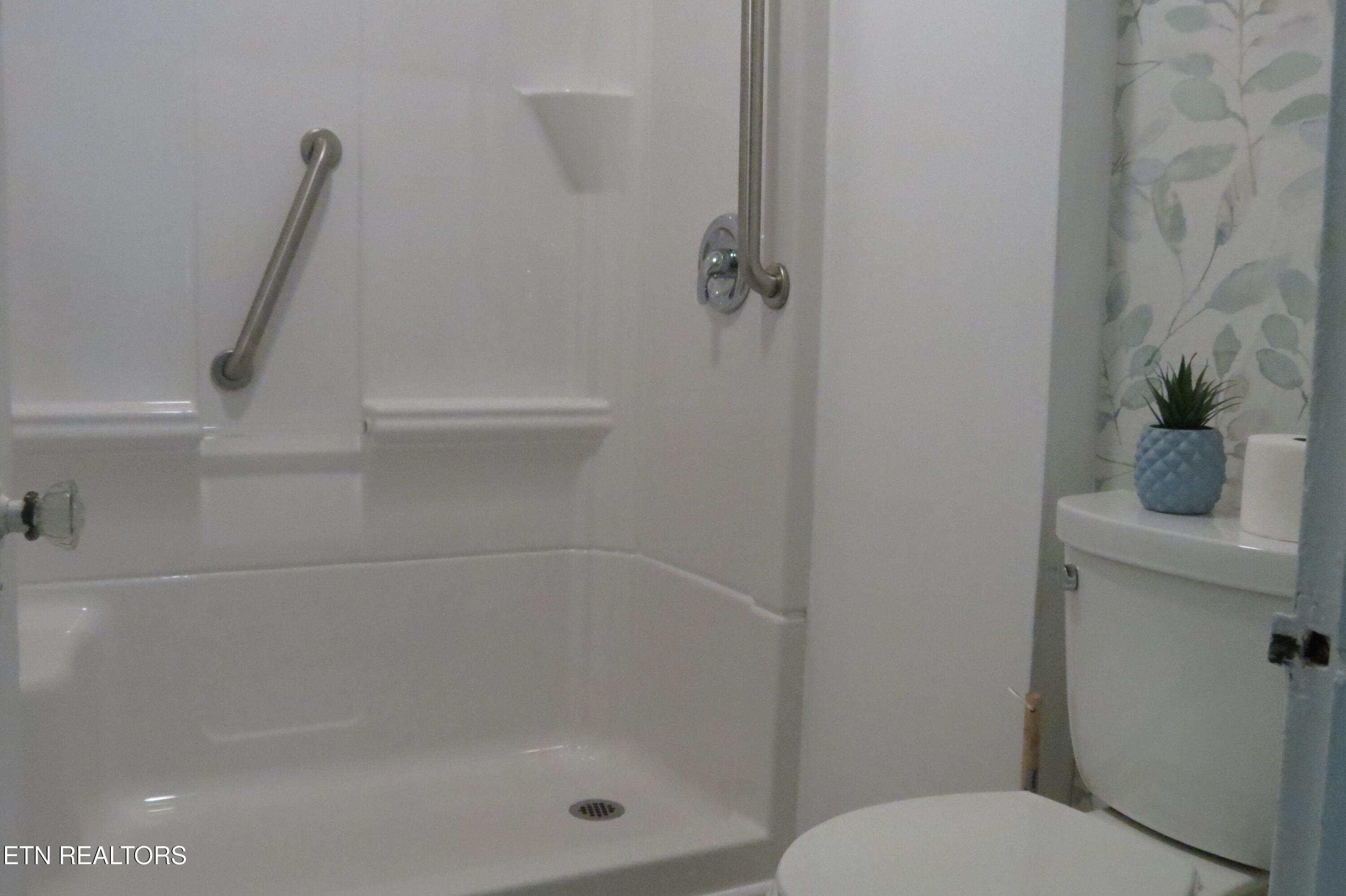 122 Atlanta Road Oak Ridge TN 37830