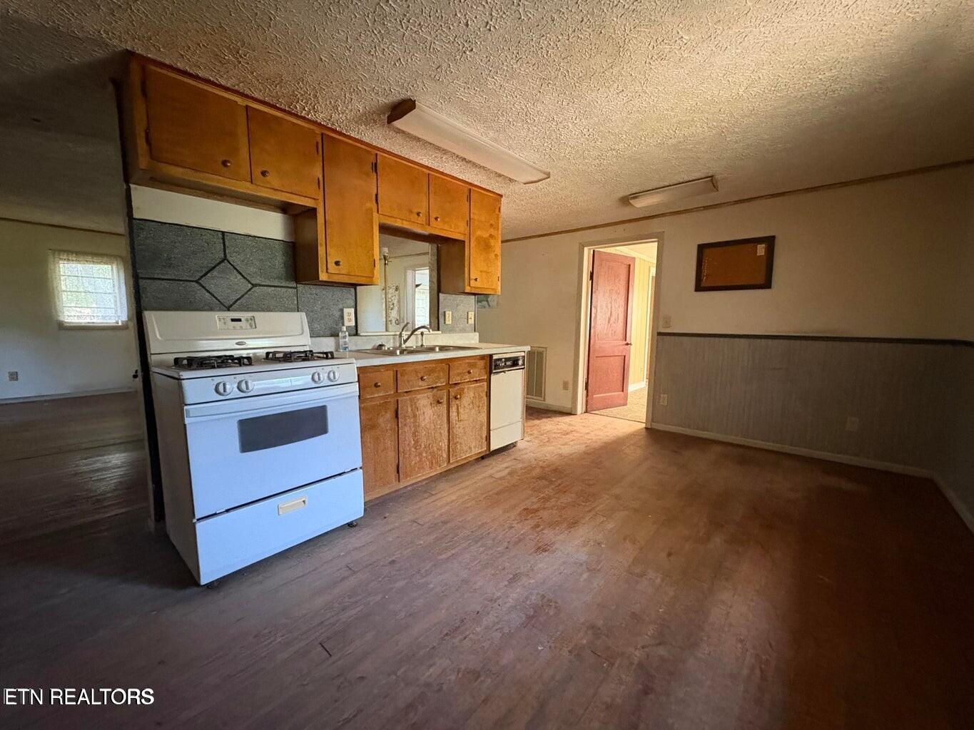 498 W Rhea Avenue Spring City TN 37381