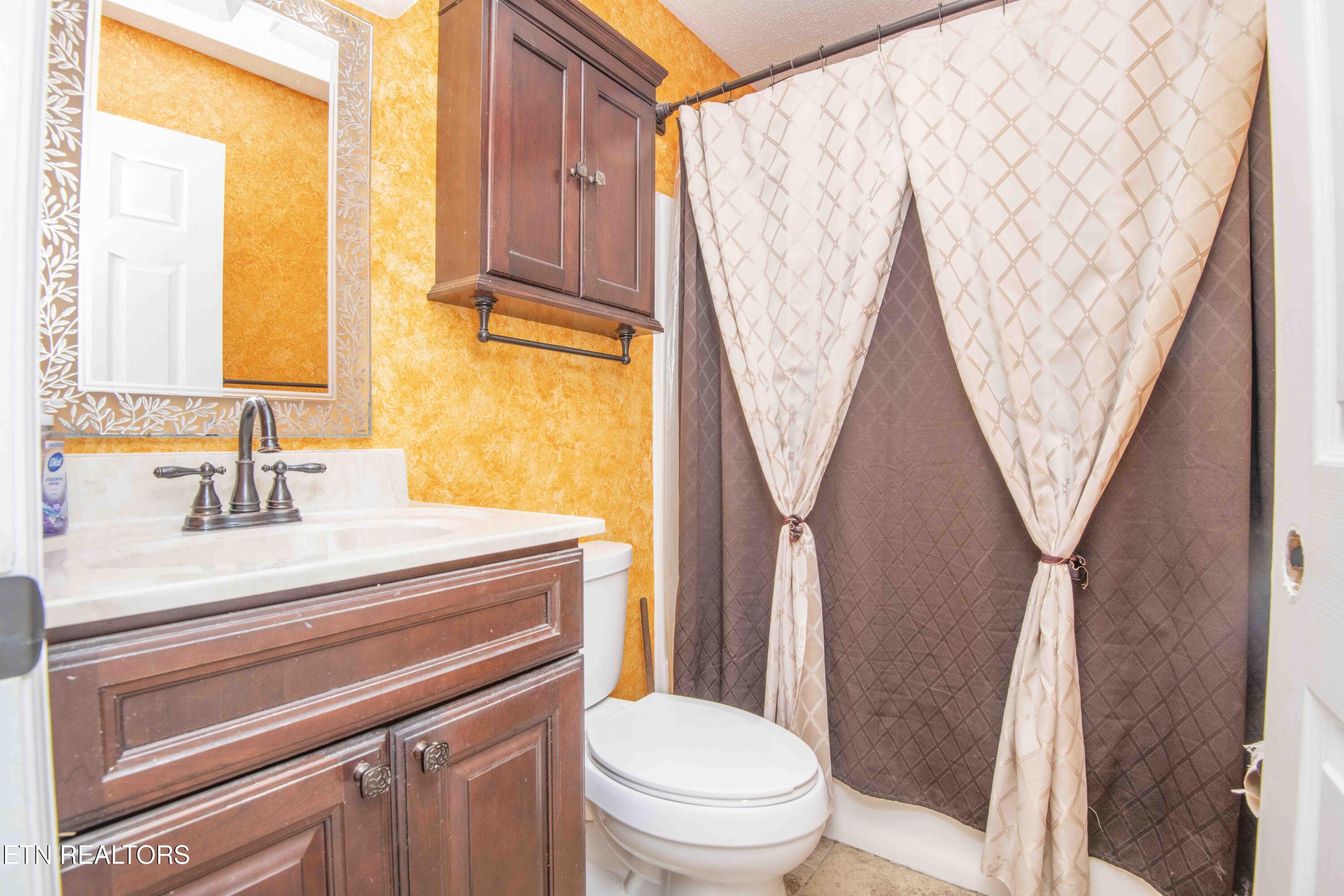 104 Blackberry Ridge Drive Lenoir City TN 37772