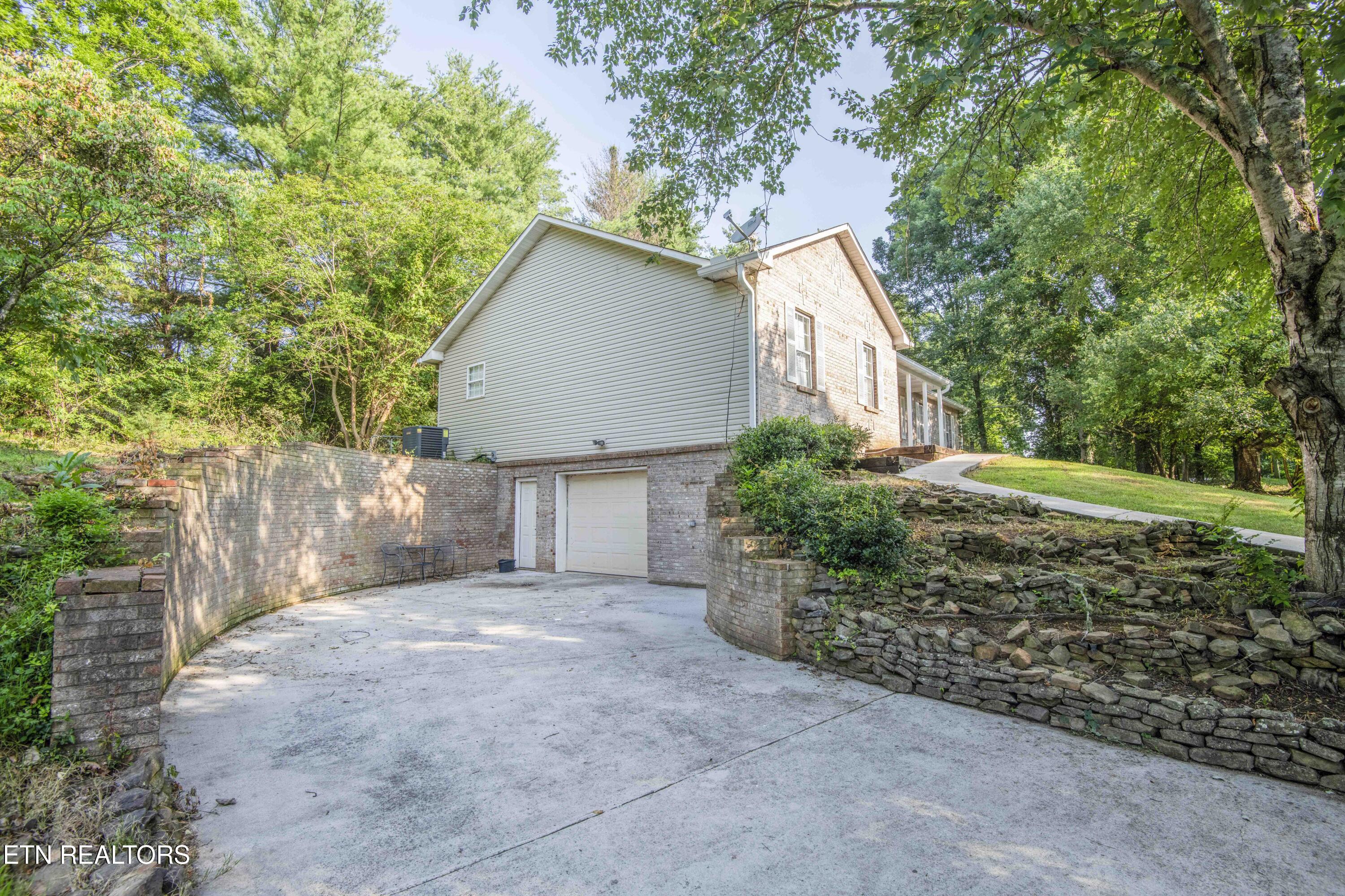 104 Blackberry Ridge Drive Lenoir City TN 37772