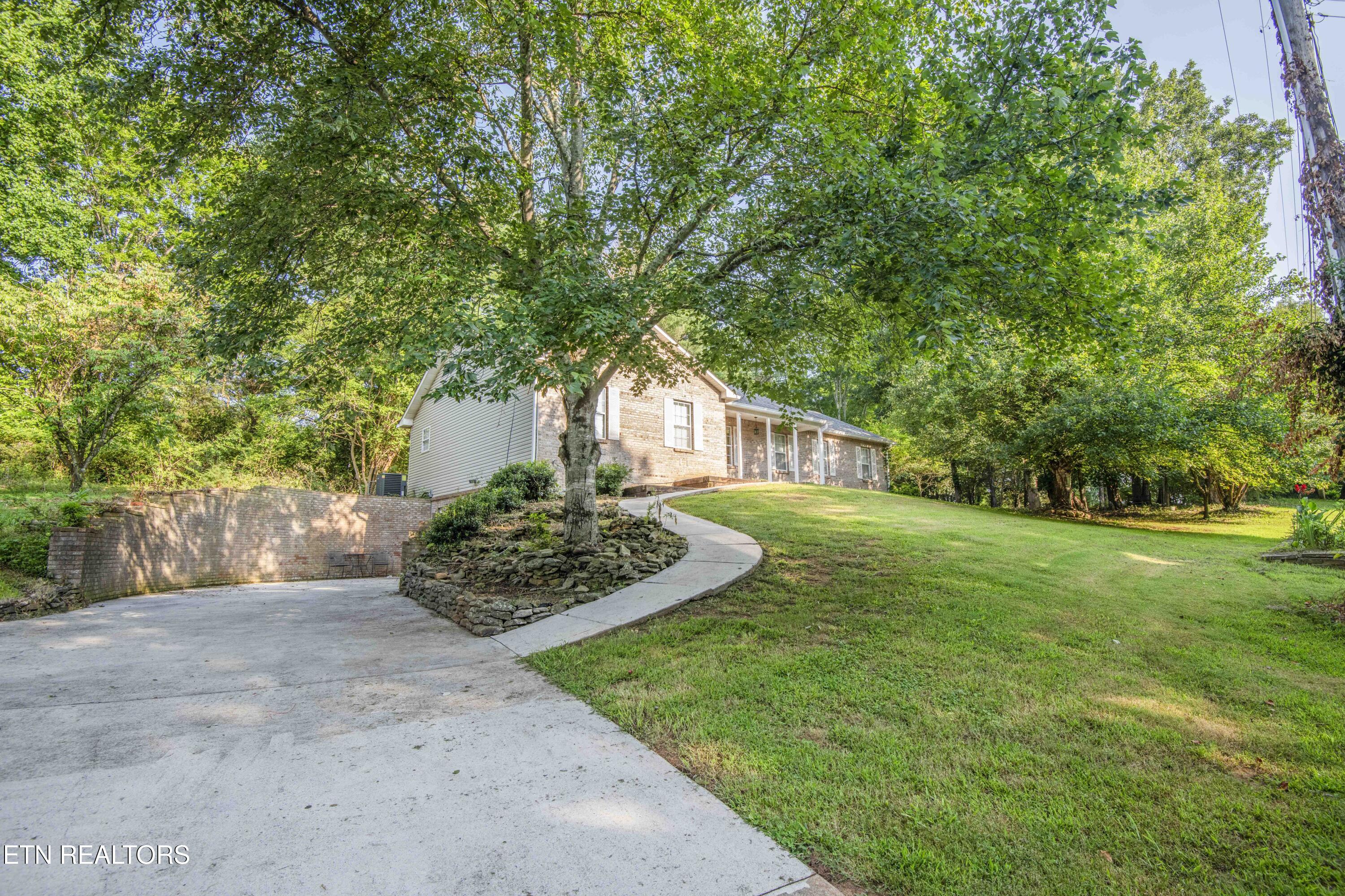 104 Blackberry Ridge Drive Lenoir City TN 37772