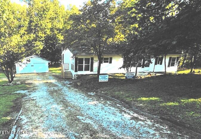 1648 Dutch Valley Road Clinton TN 37716