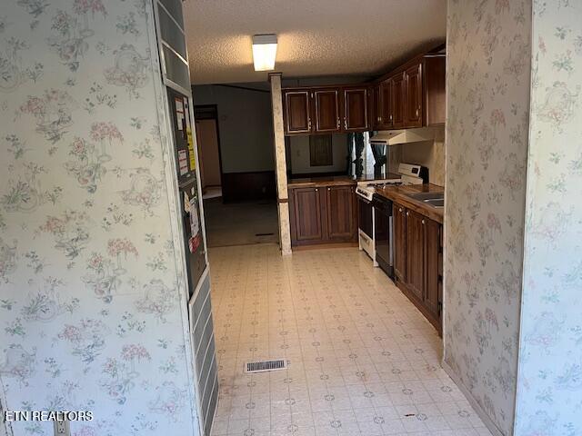 1648 Dutch Valley Road Clinton TN 37716