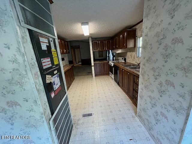1648 Dutch Valley Road Clinton TN 37716