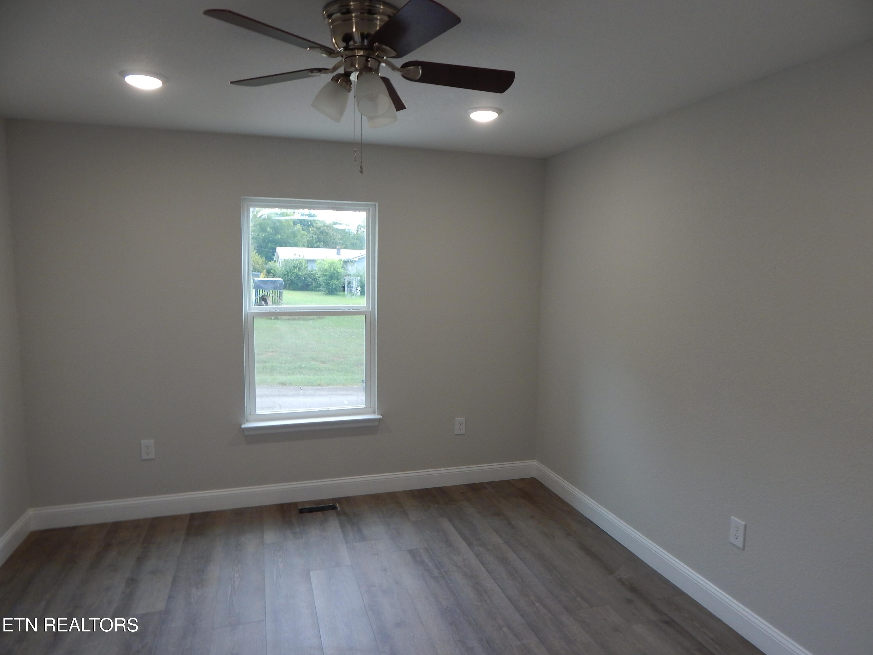 201 Kelsey Street Etowah TN 37331