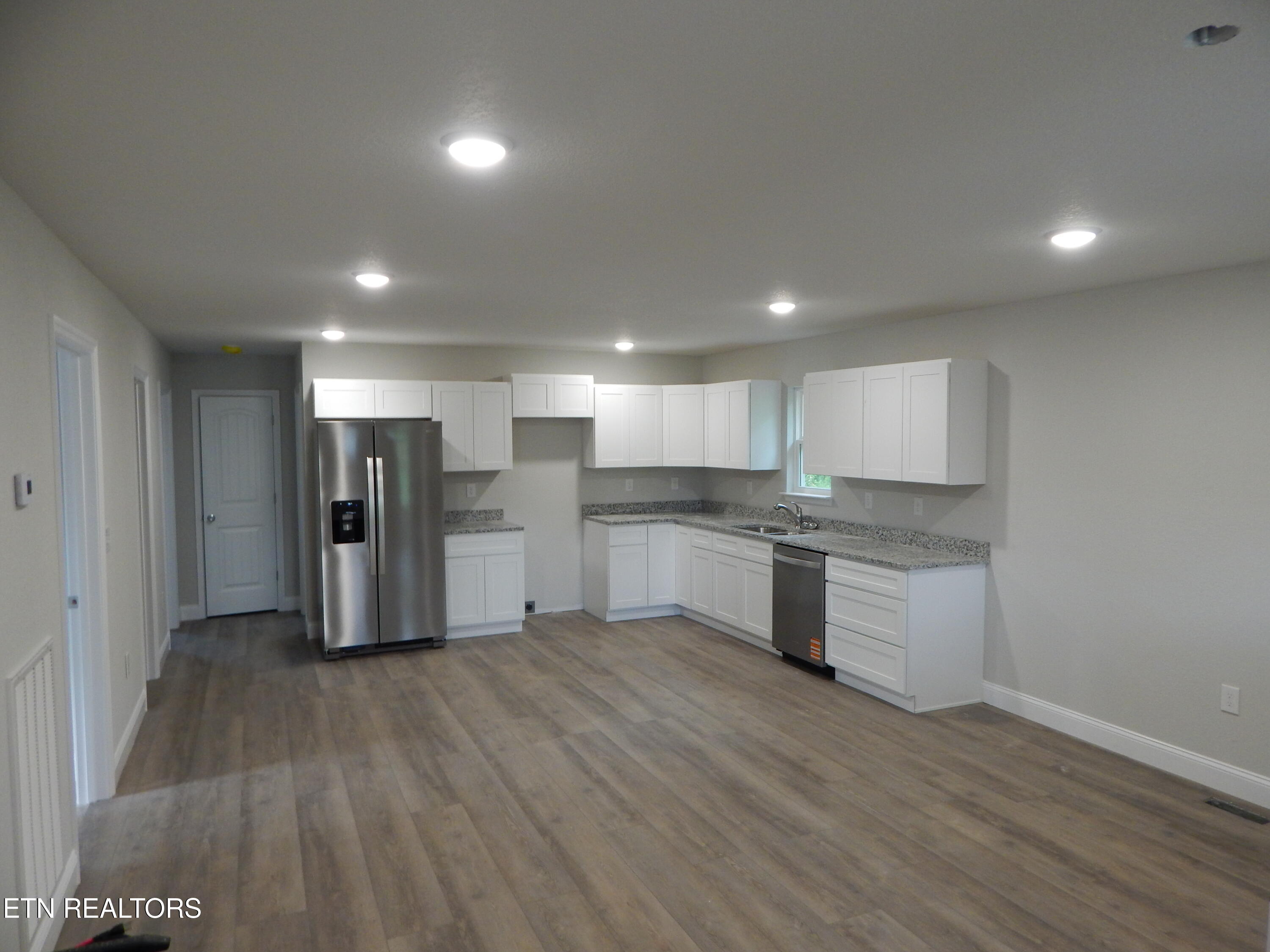 201 Kelsey Street Etowah TN 37331