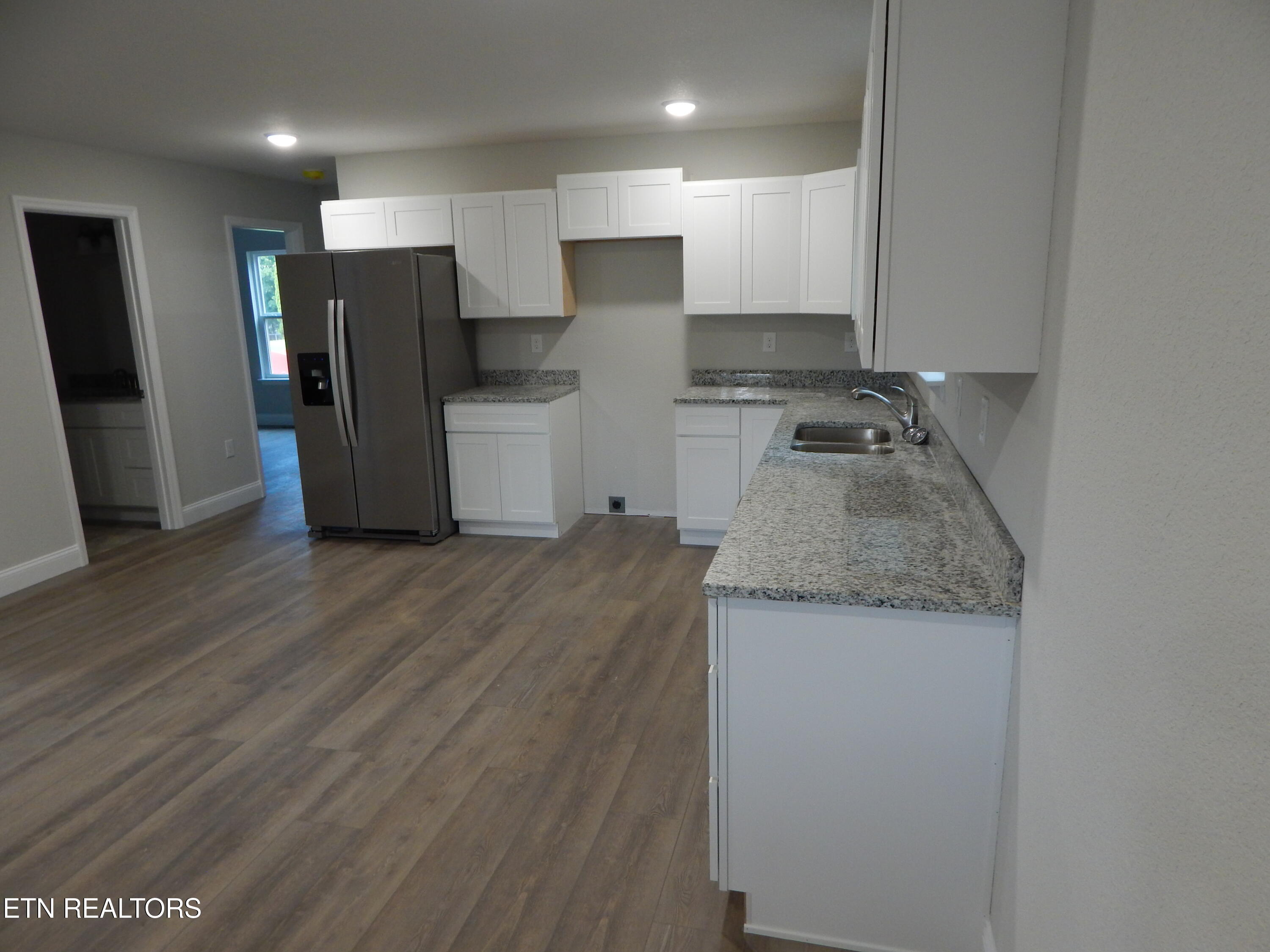 201 Kelsey Street Etowah TN 37331