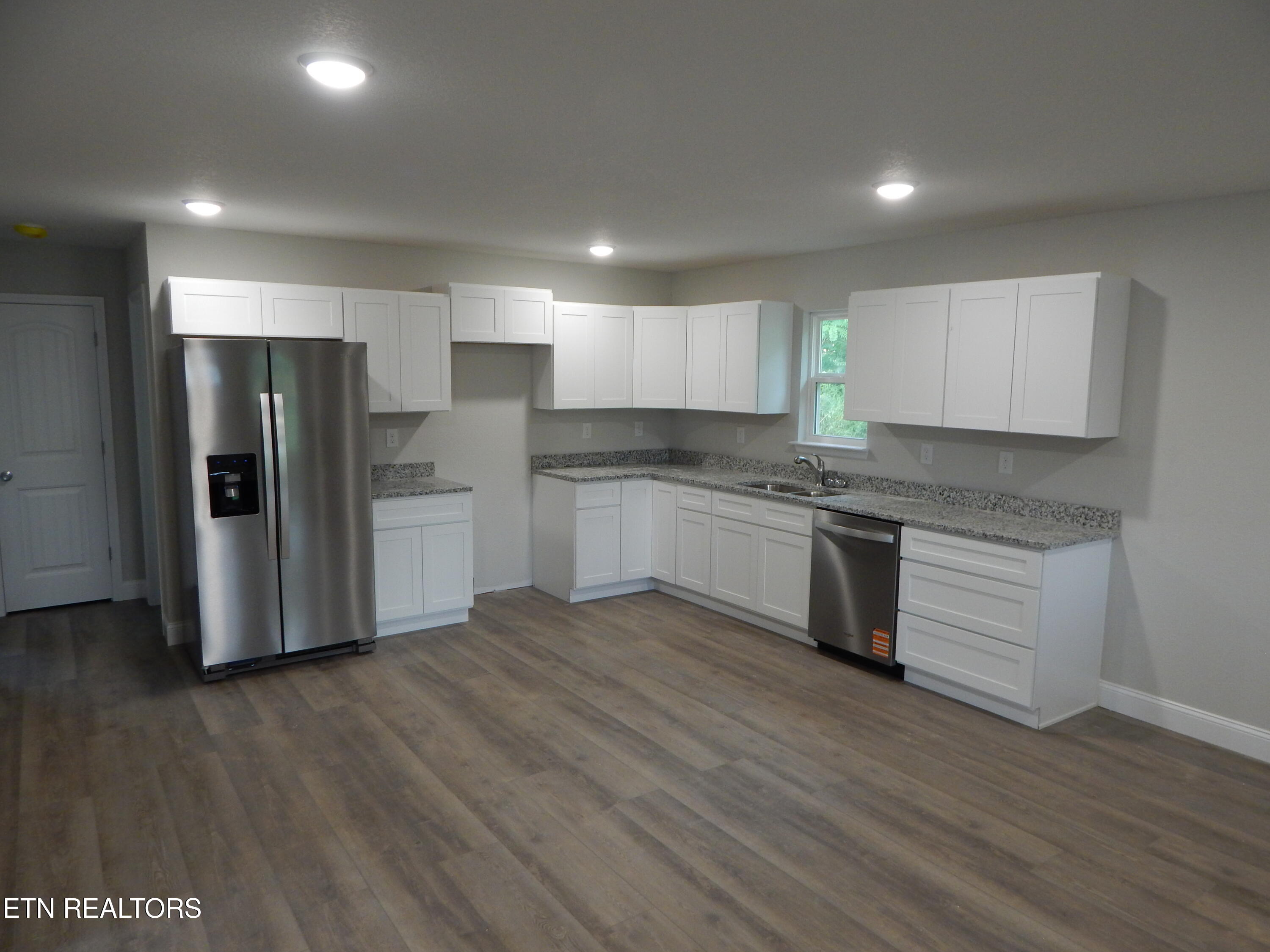 201 Kelsey Street Etowah TN 37331