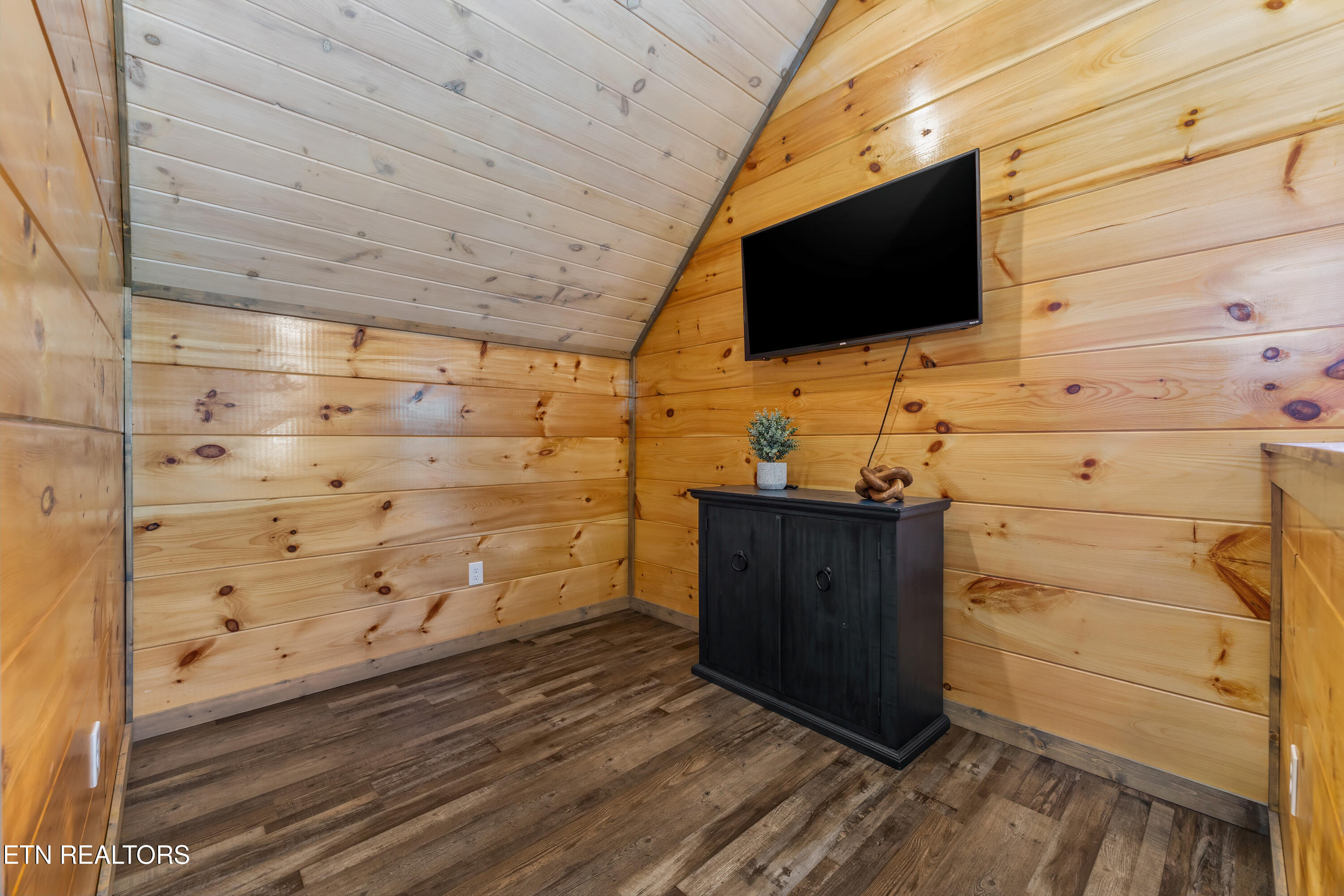 2127 Eagle Feather Drive Sevierville TN 37876